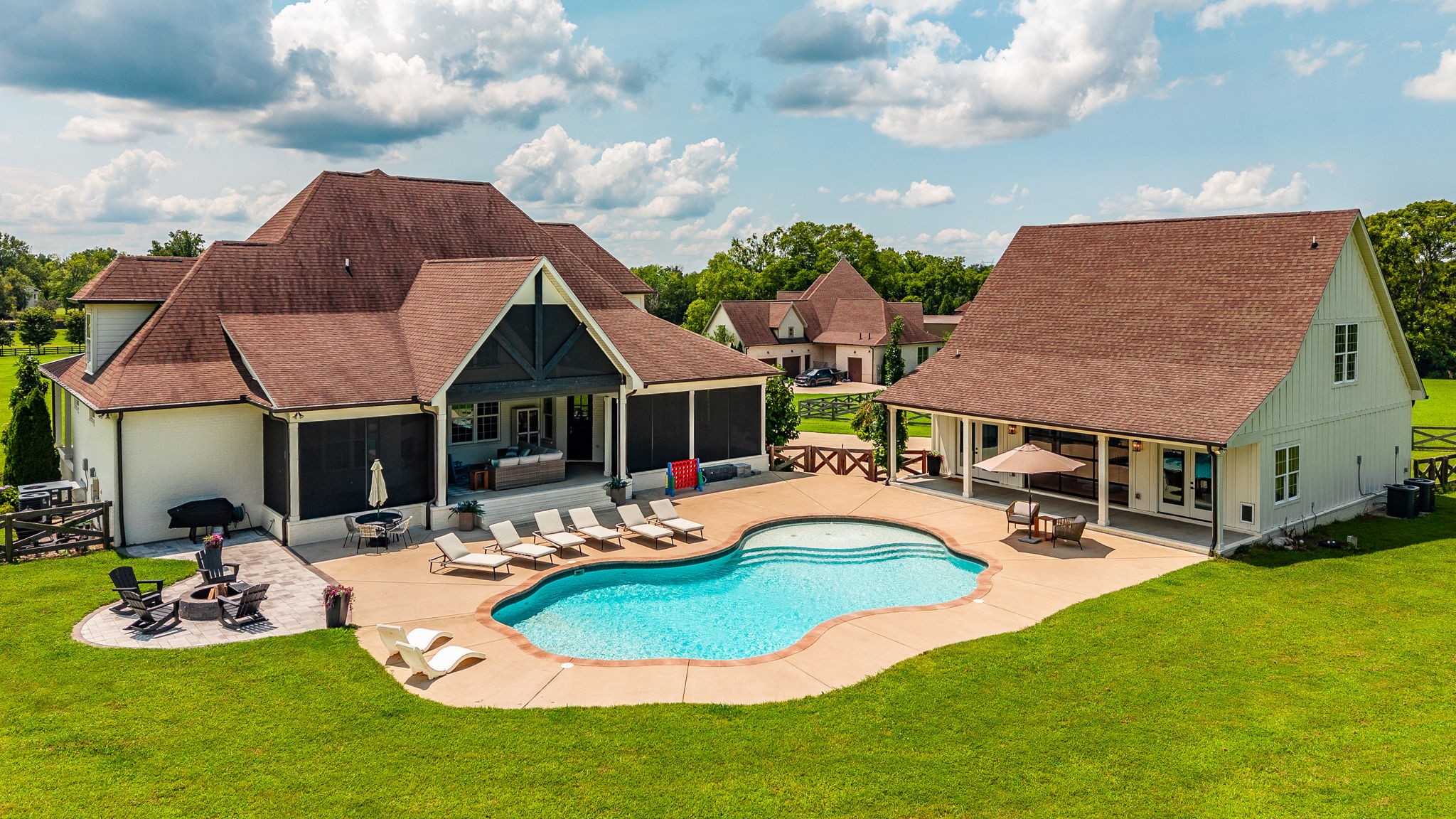 825B Douglas Bend Road