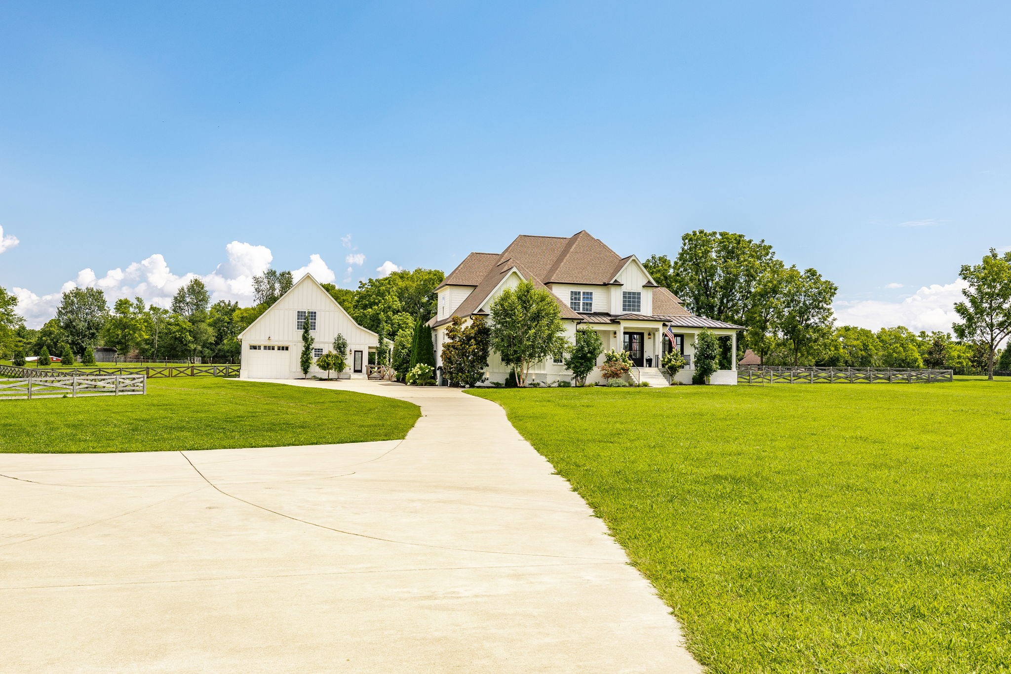 825B Douglas Bend Road