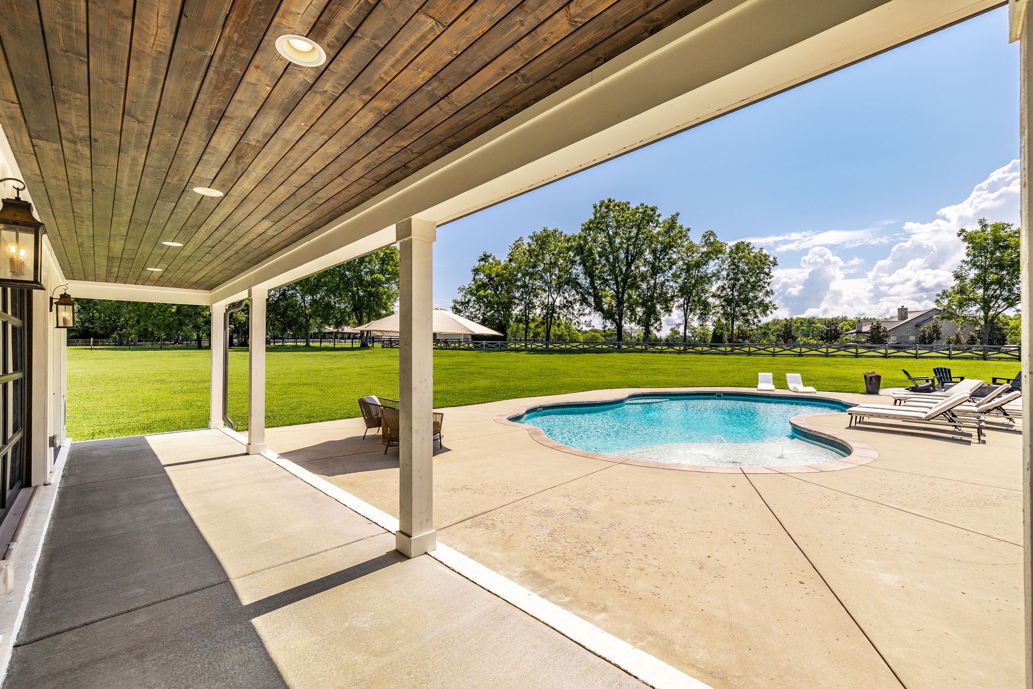 825B Douglas Bend Road
