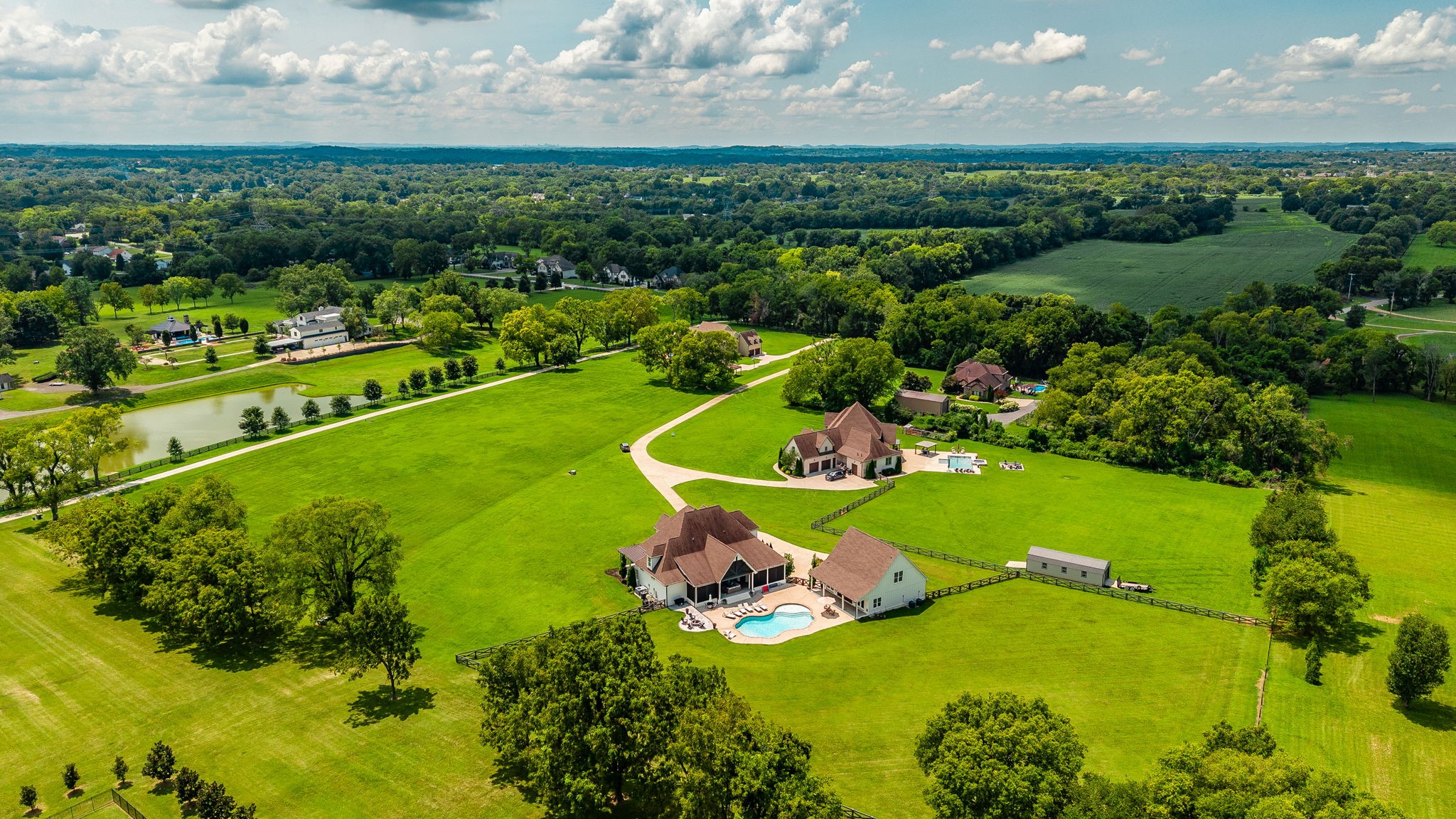 825B Douglas Bend Road