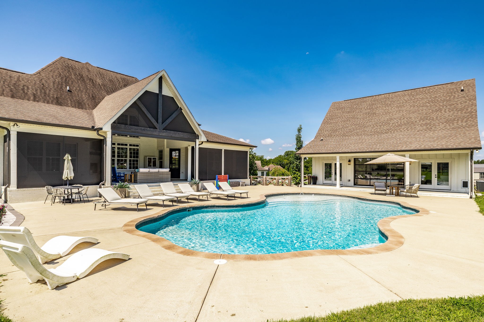 825B Douglas Bend Road