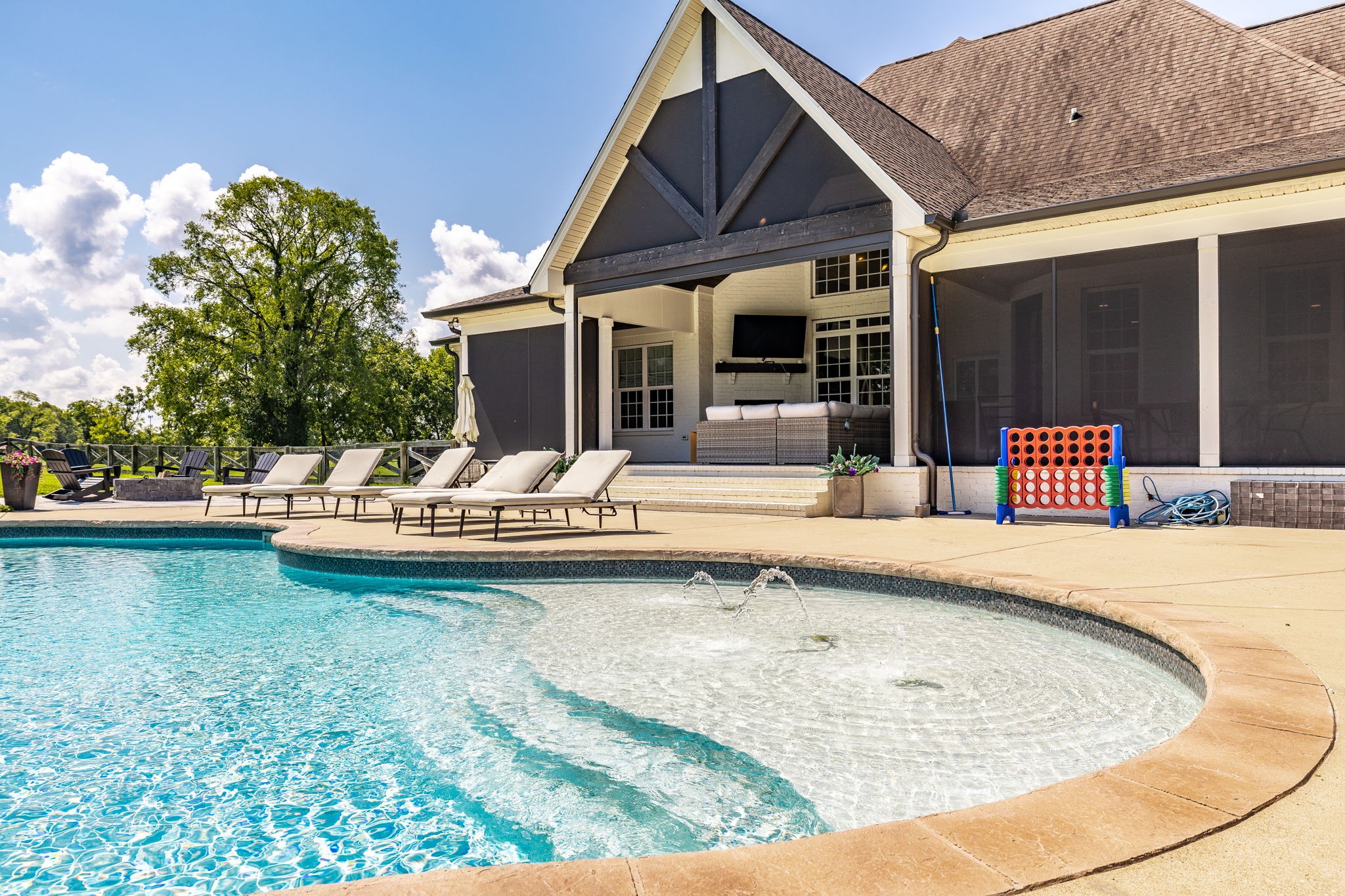 825B Douglas Bend Road