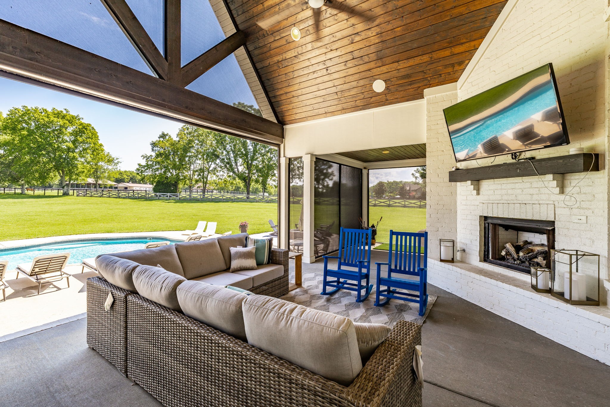 825B Douglas Bend Road