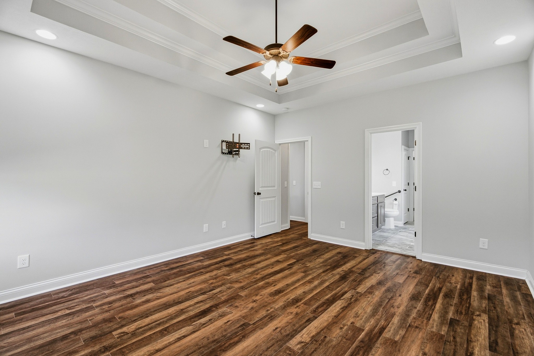 1043 Founders Ln