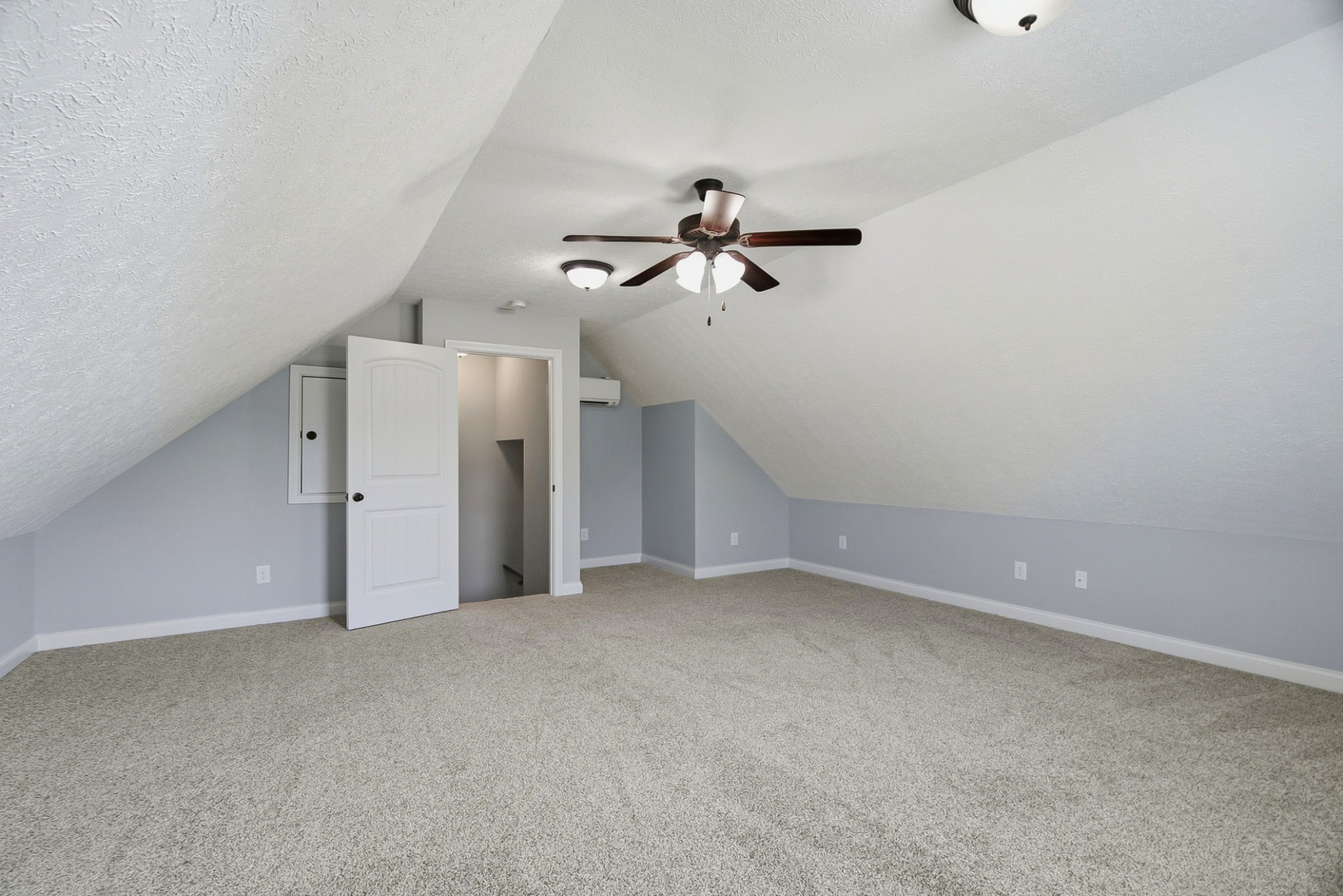 1043 Founders Ln