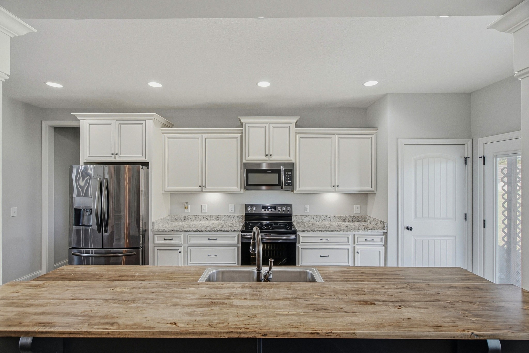 1043 Founders Ln