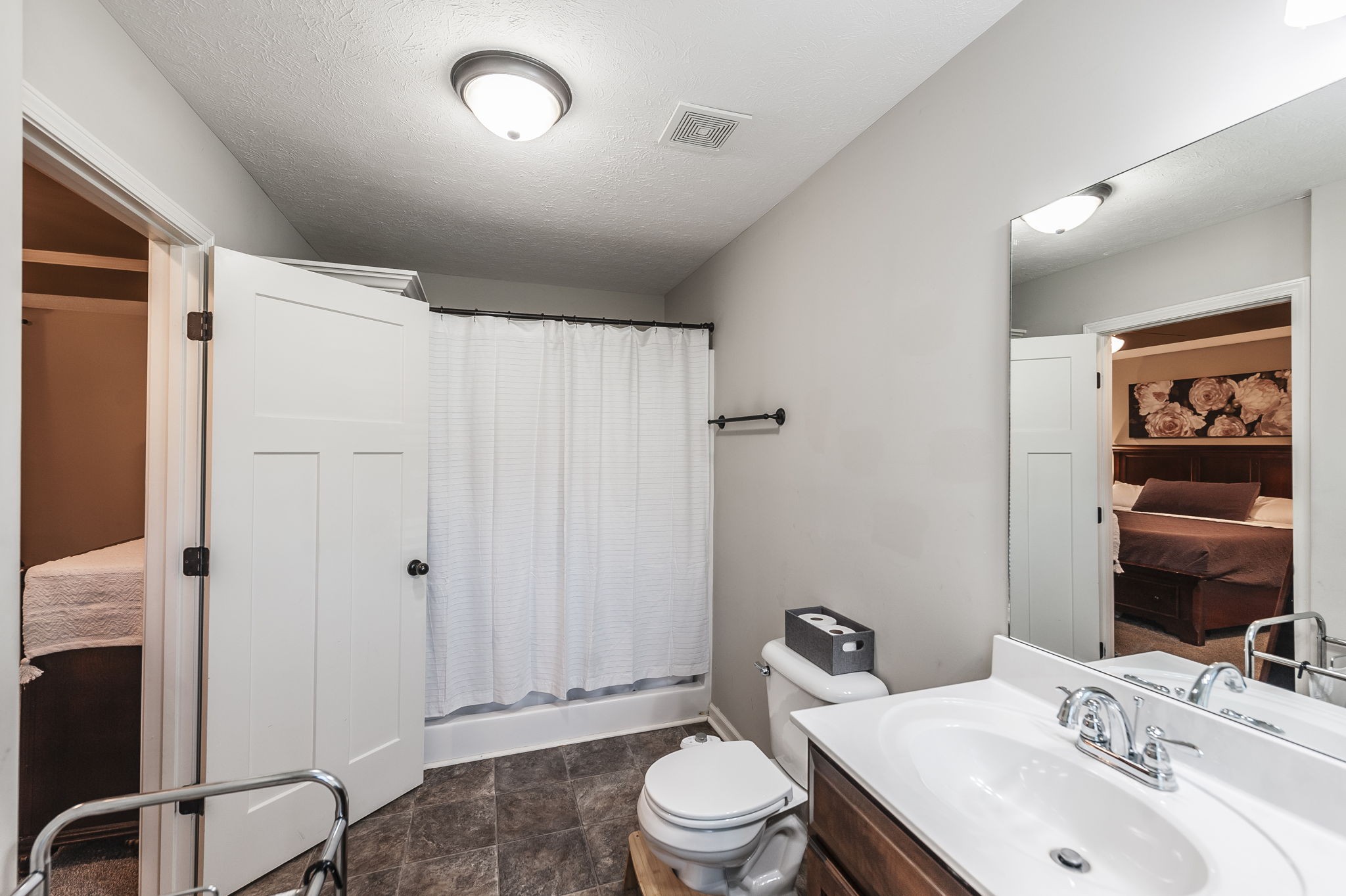 1028 Chris Dr