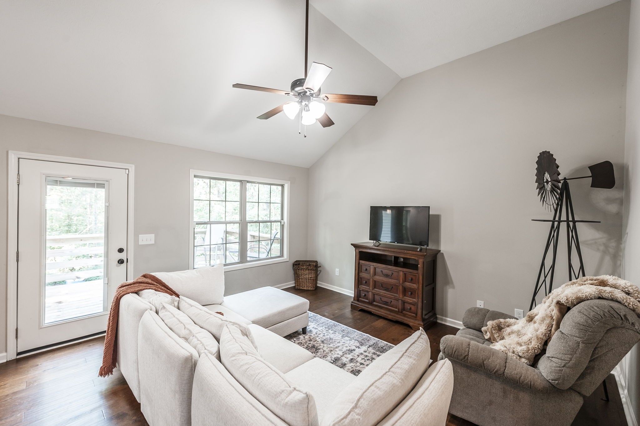 1028 Chris Dr