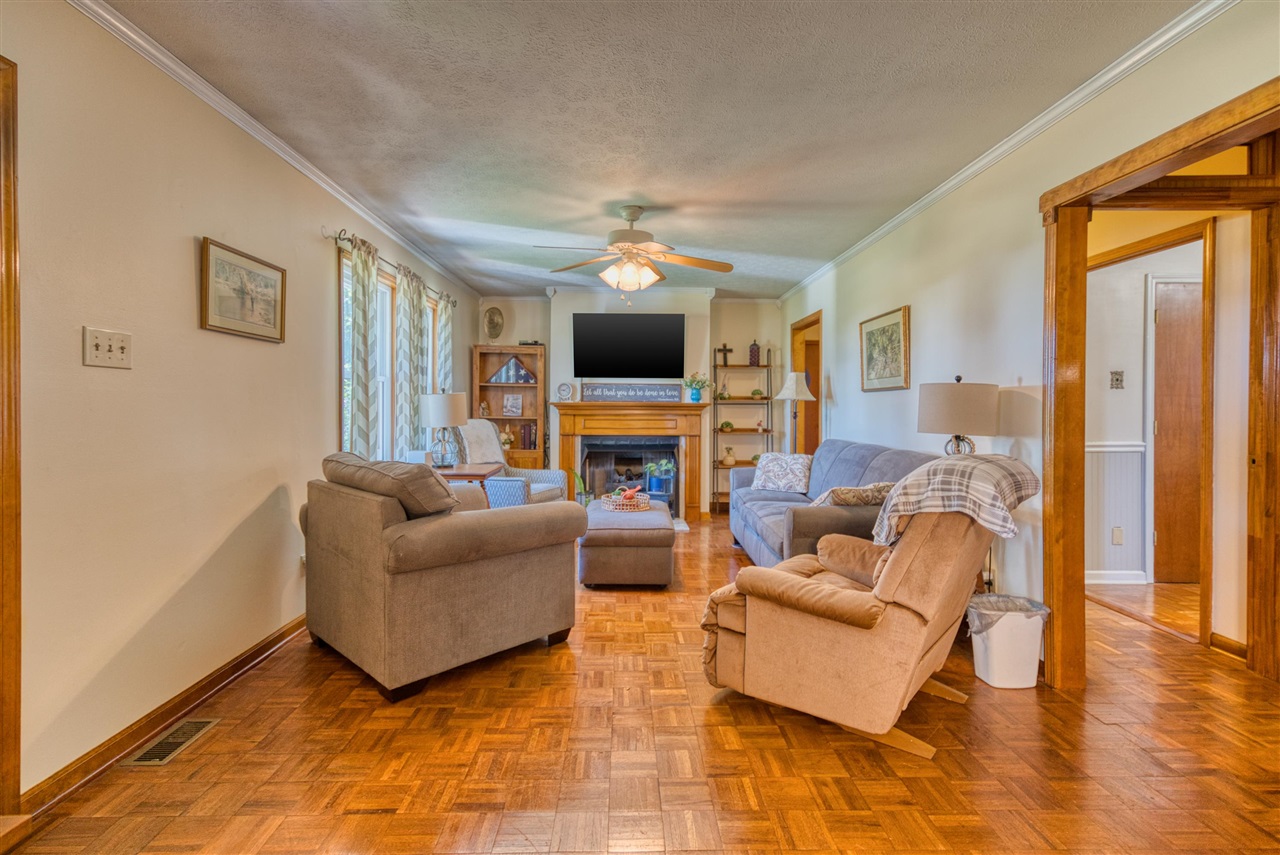 1402 Stuart Chapel Road