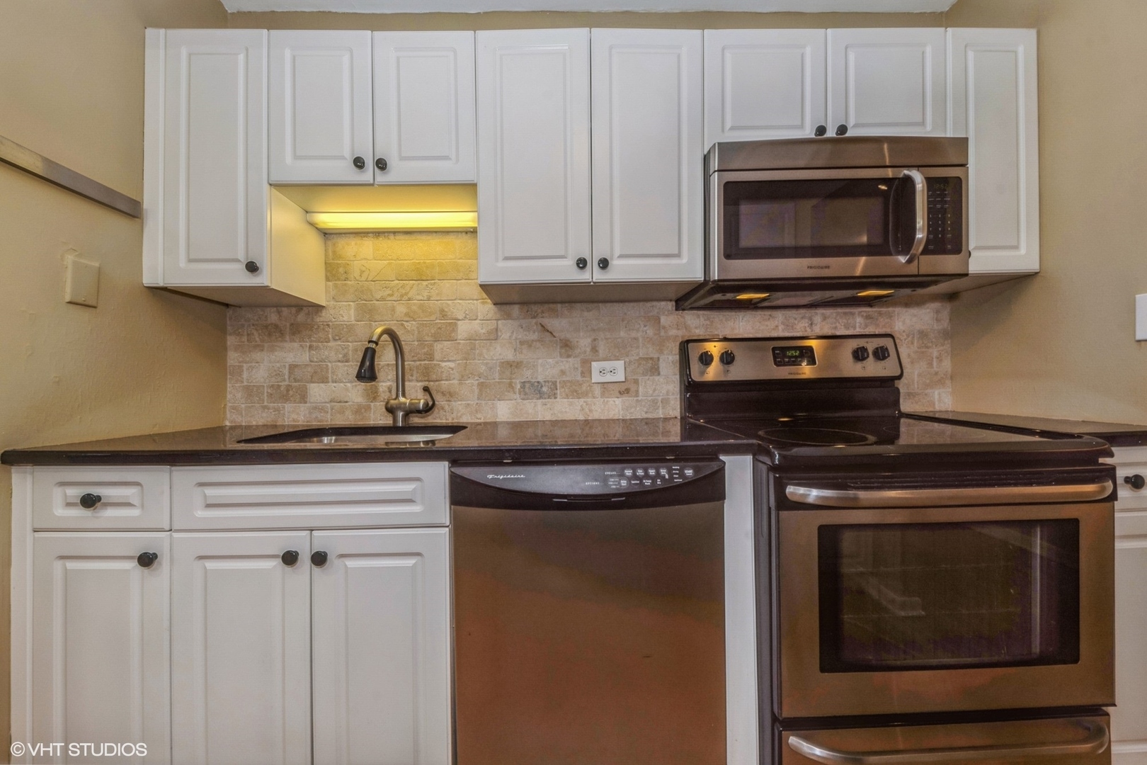 1460 N Sandburg Terrace Unit: 212A