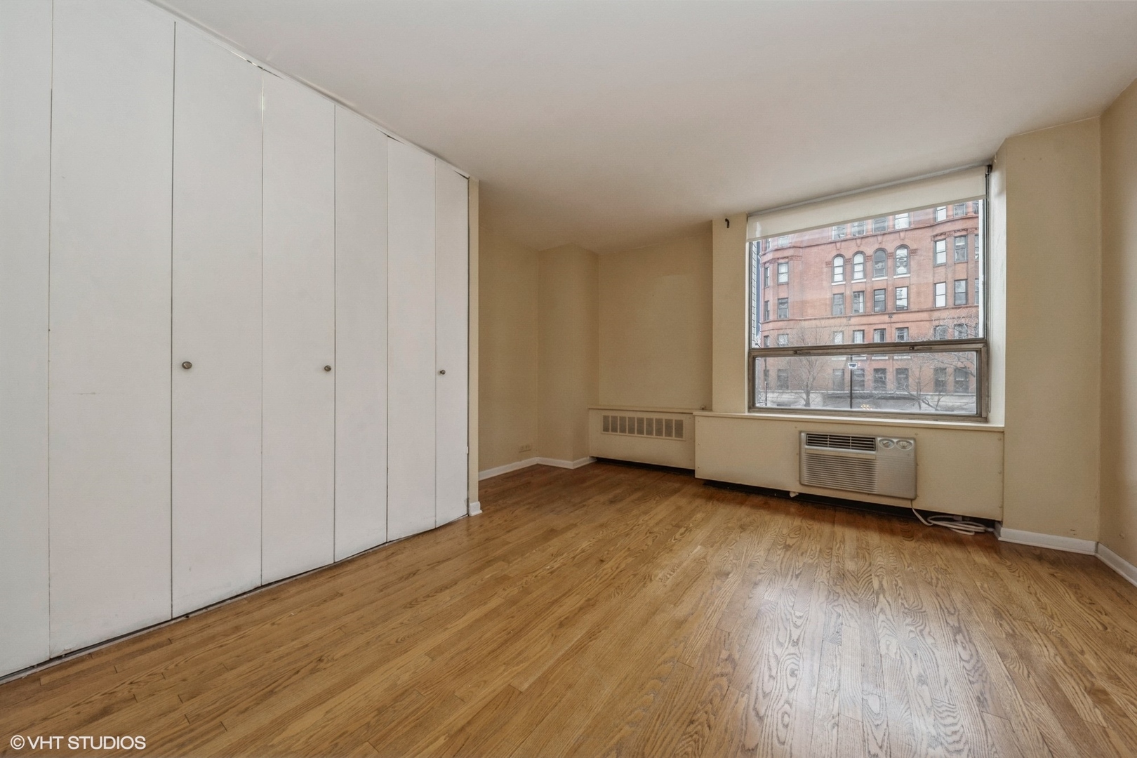 1460 N Sandburg Terrace Unit: 212A