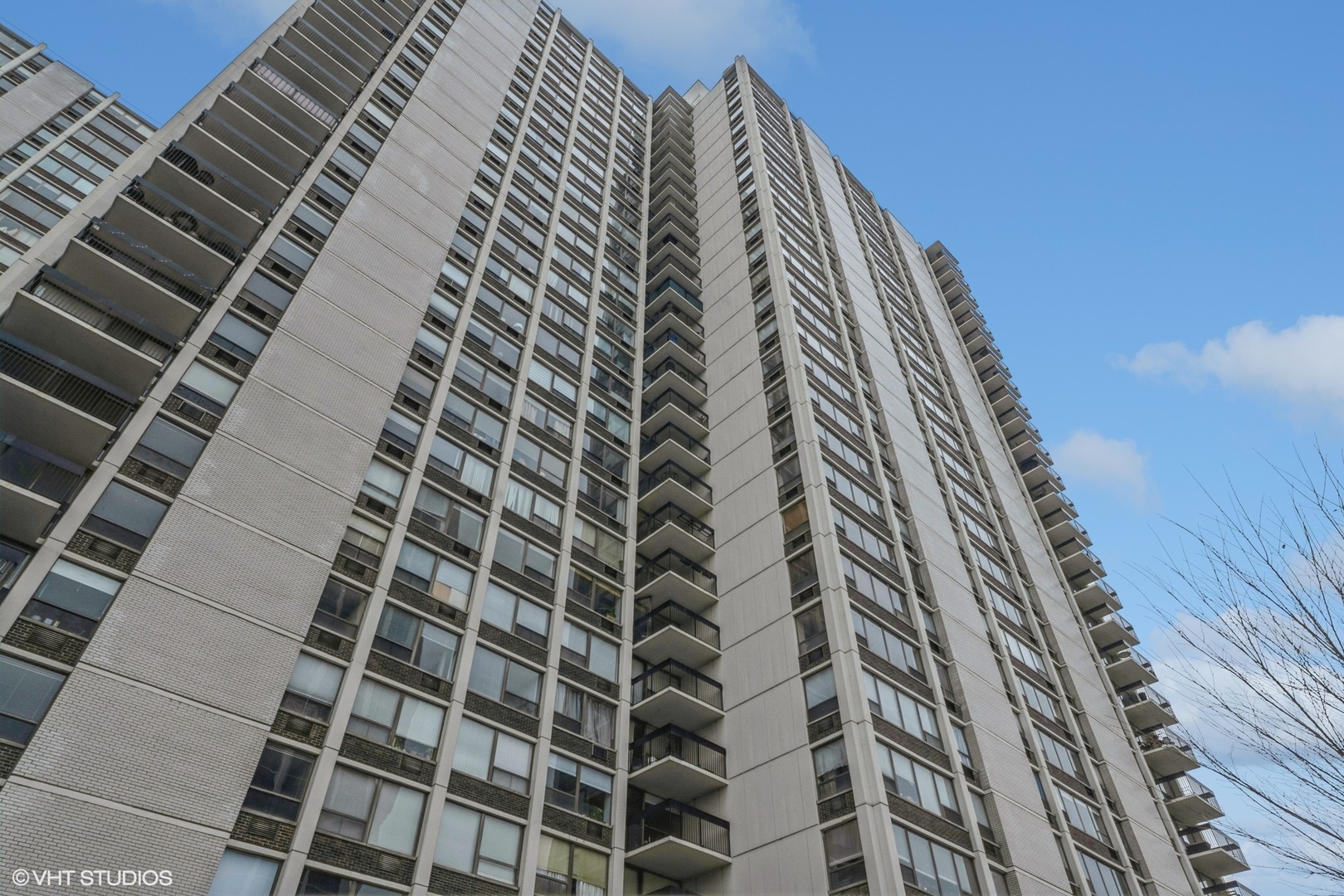 1460 N Sandburg Terrace Unit: 212A