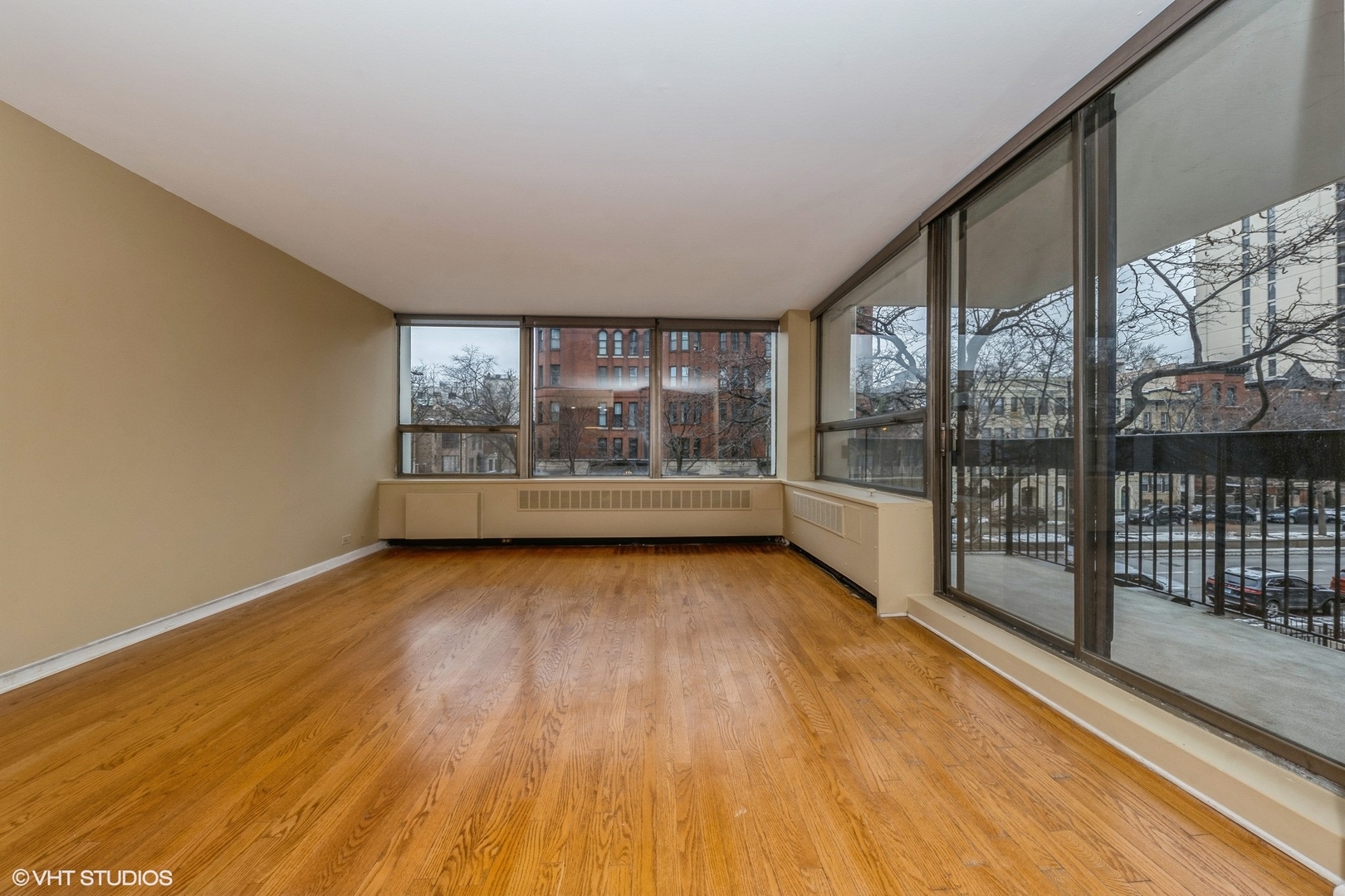 1460 N Sandburg Terrace Unit: 212A