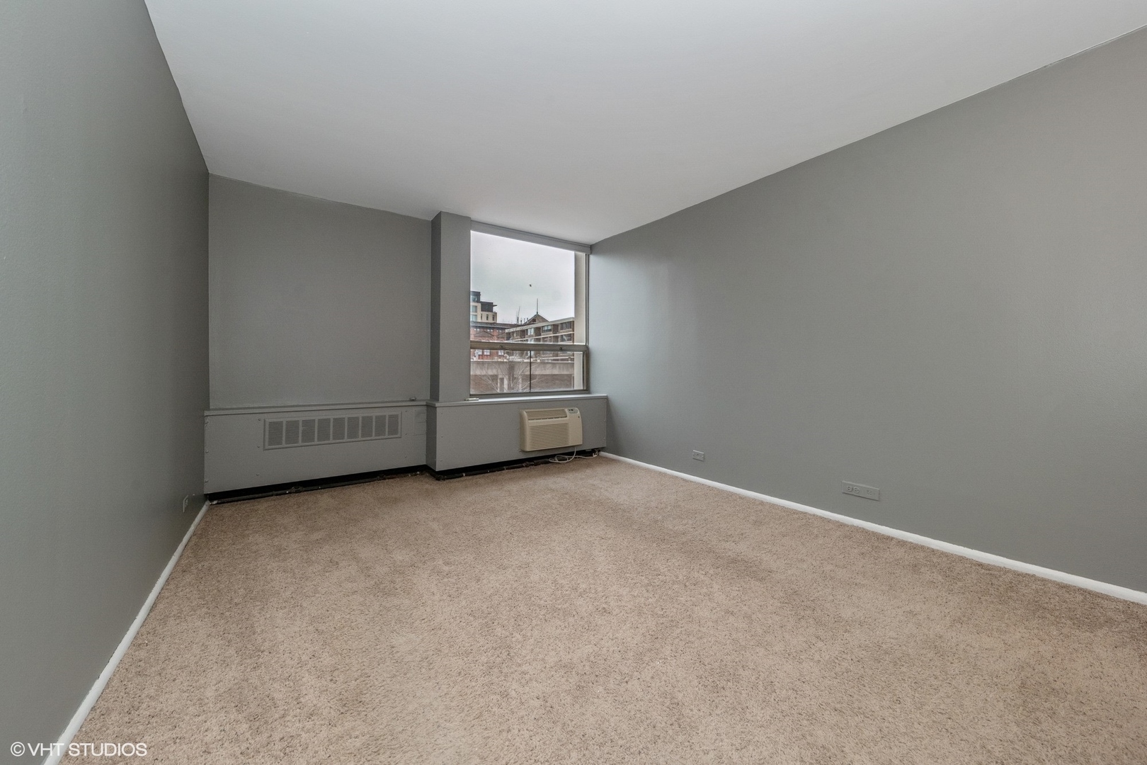 1460 N Sandburg Terrace Unit: 212A