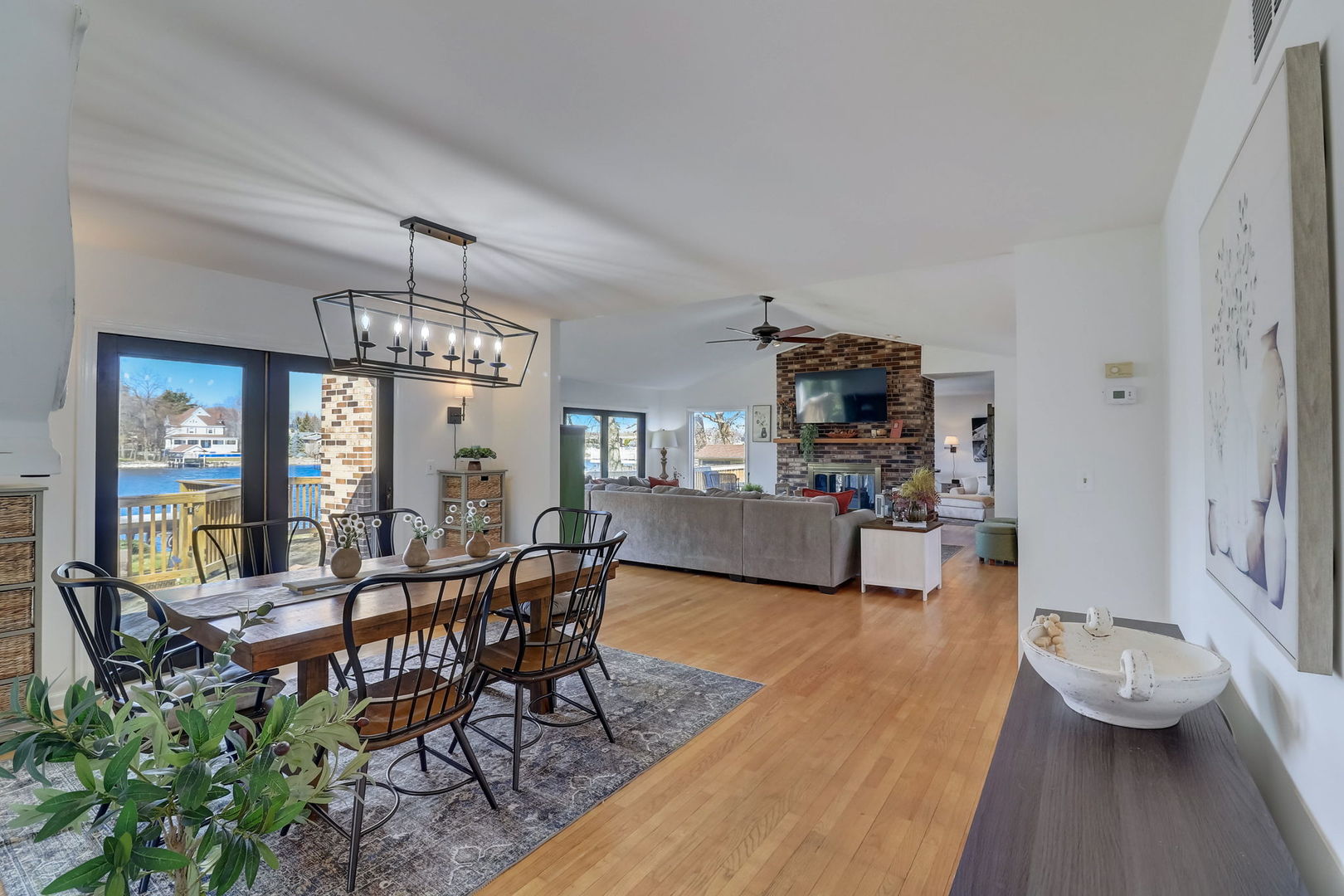 1707 N Woodlawn Park Avenue