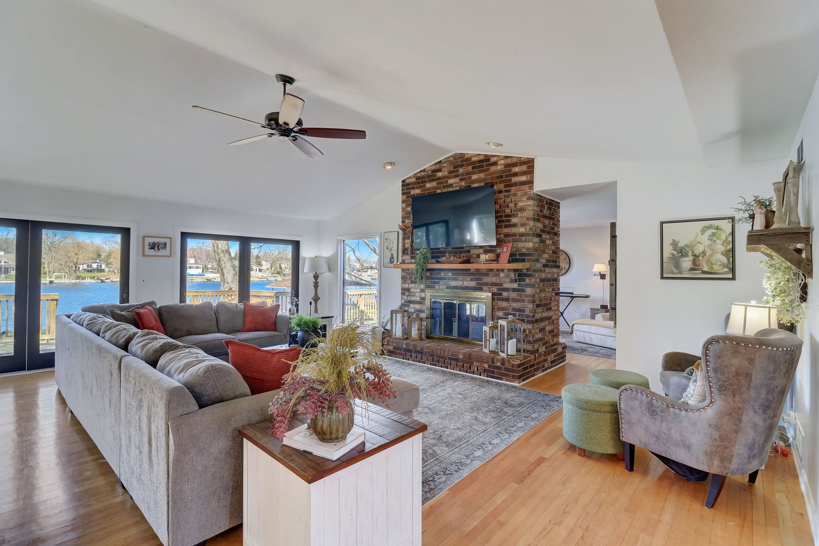 1707 N Woodlawn Park Avenue