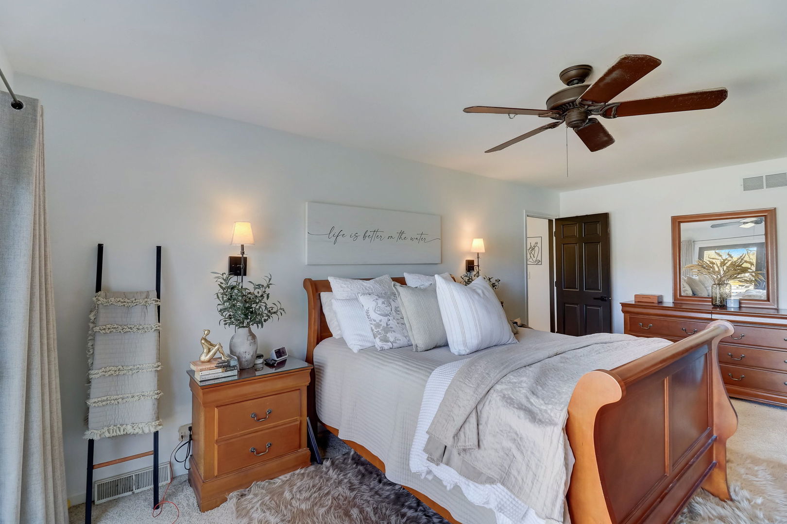 1707 N Woodlawn Park Avenue