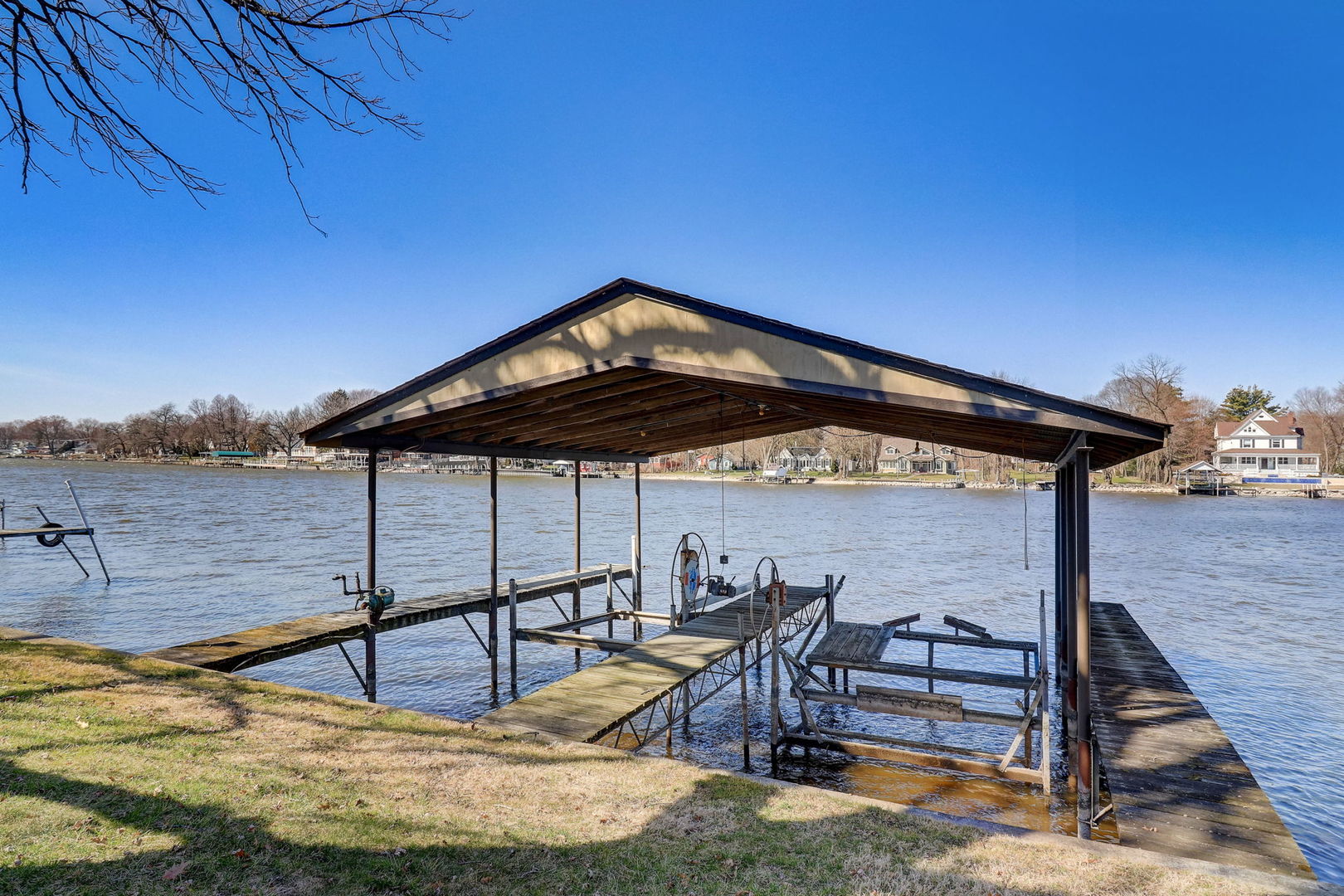 1707 N Woodlawn Park Avenue