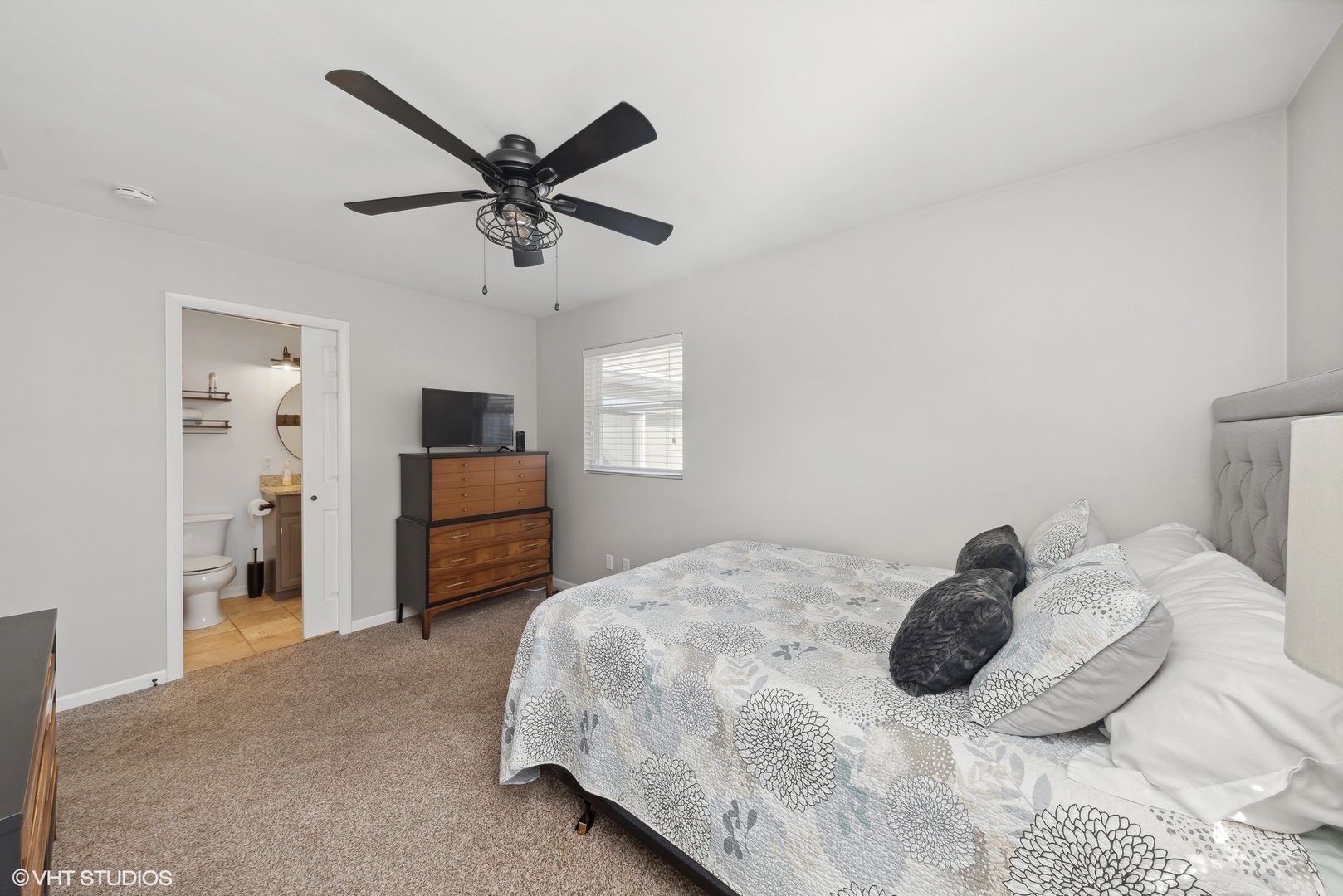 470 E Broadway Avenue