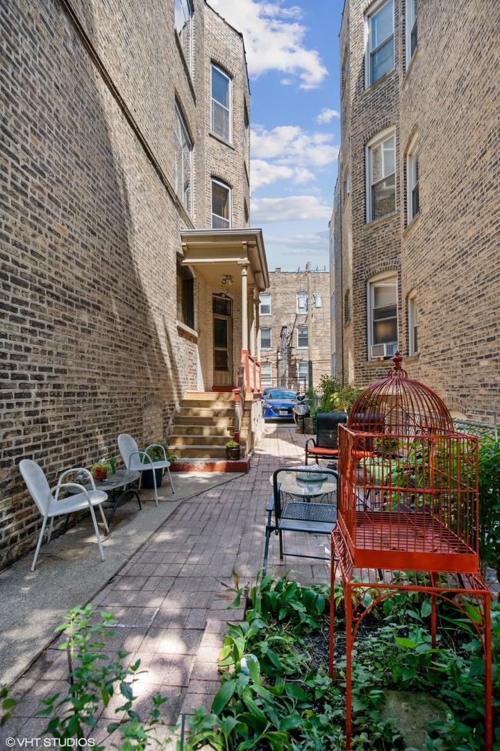 2120 W Concord Place Unit: 1