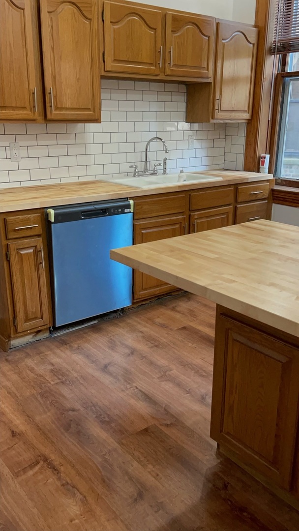 2120 W Concord Place Unit: 1