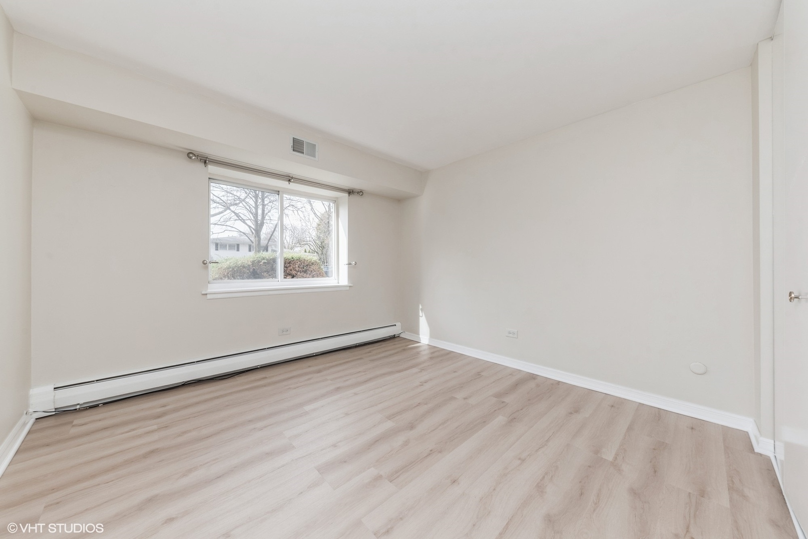 1206 E Fairview Street Unit: 103