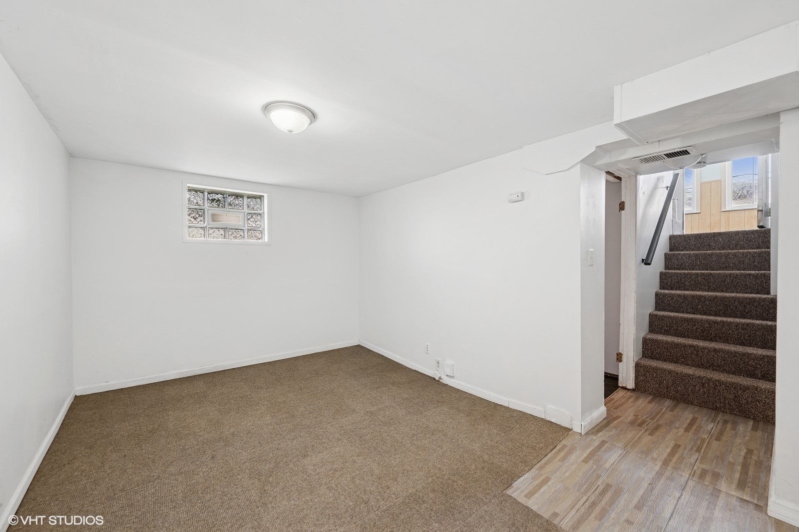 238 W Burlington Avenue