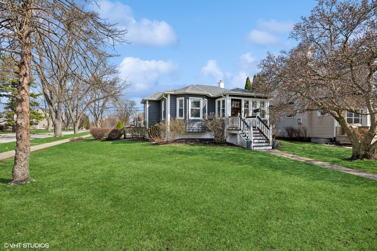 238 W Burlington Avenue