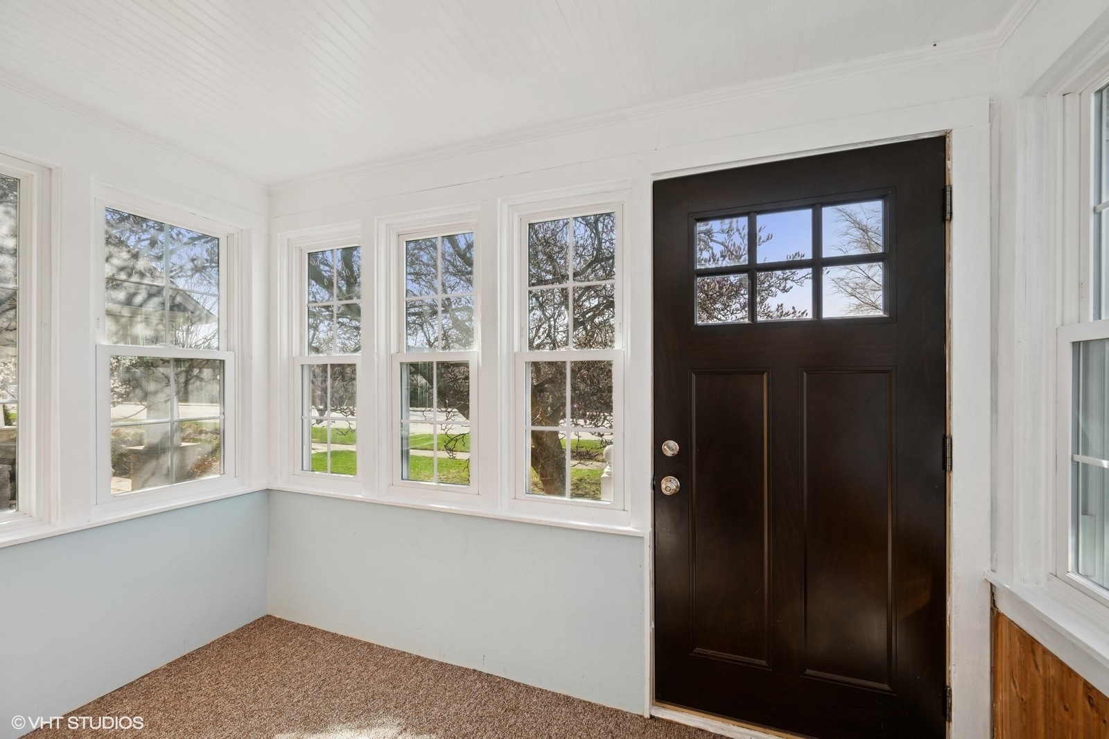 238 W Burlington Avenue