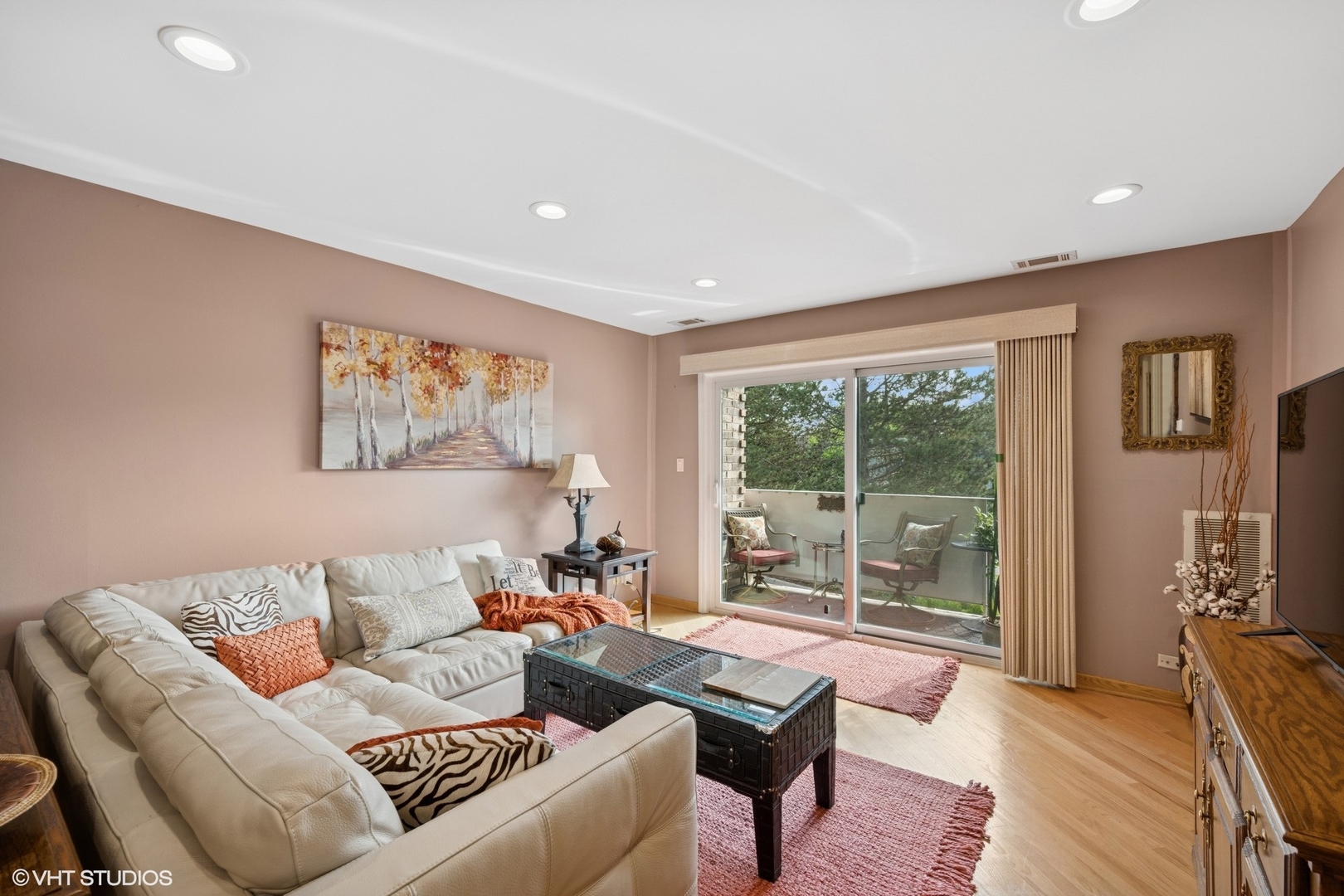 3300 N Carriageway Drive Unit: 209