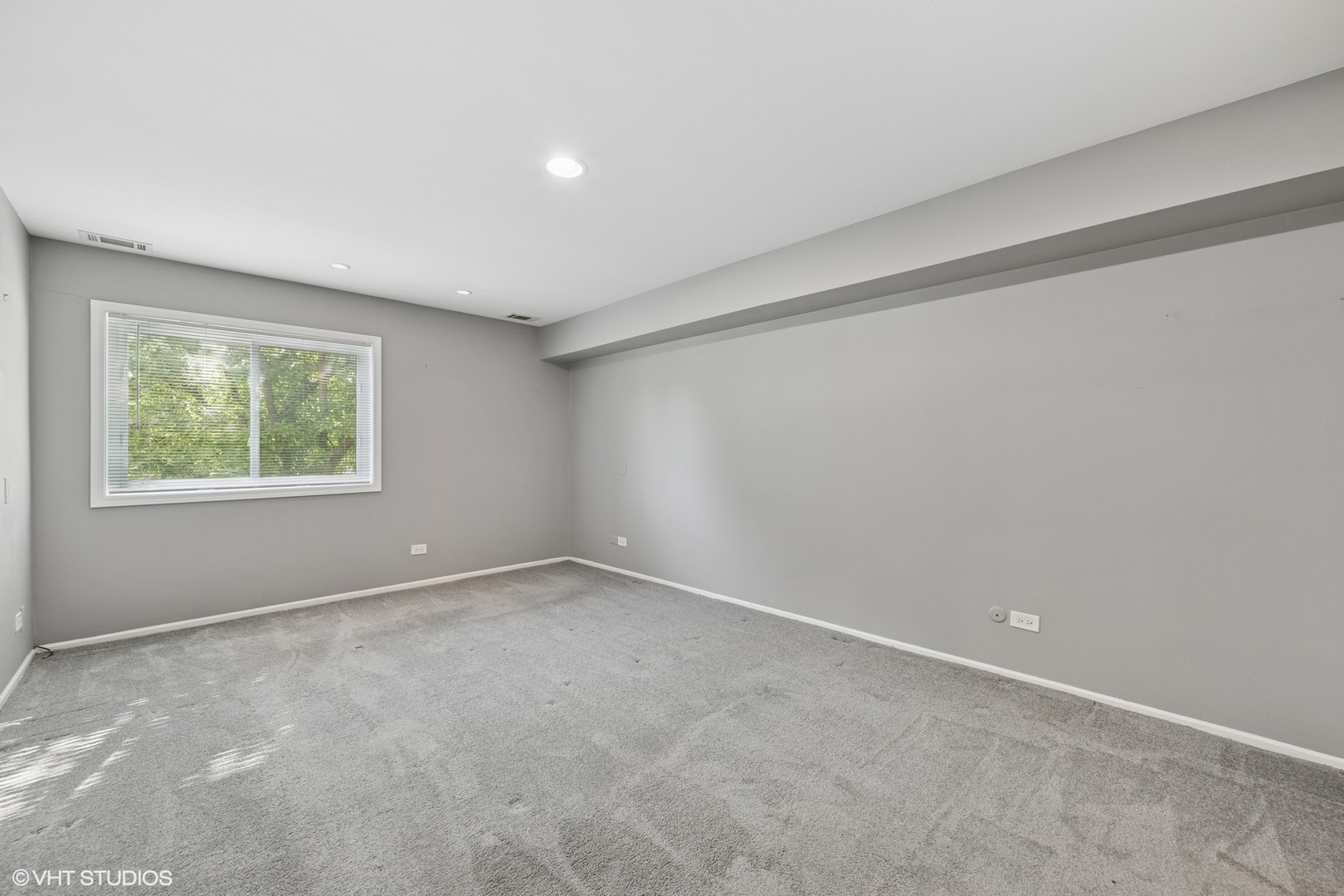 3300 N Carriageway Drive Unit: 209