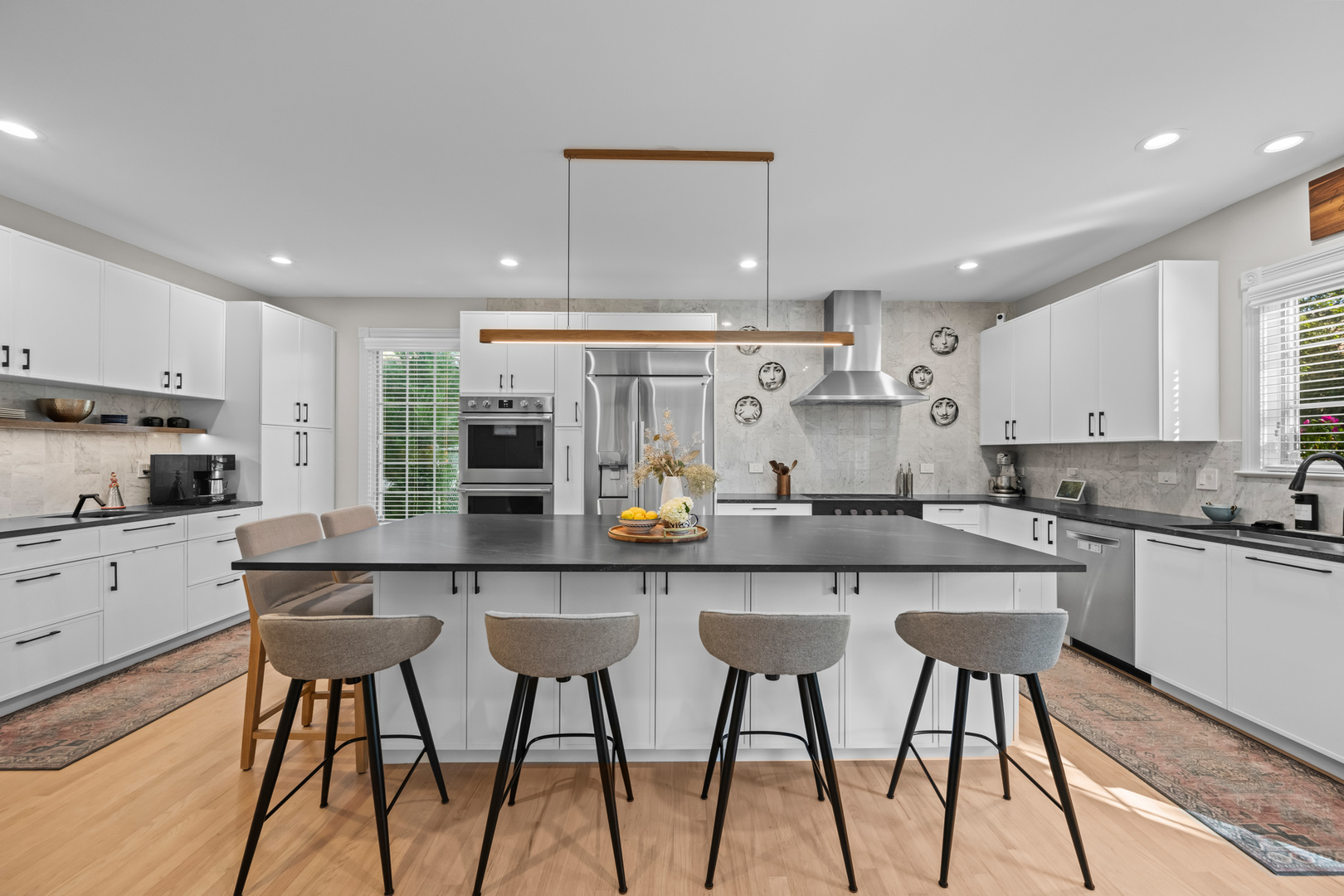 1251 N Chicago Avenue