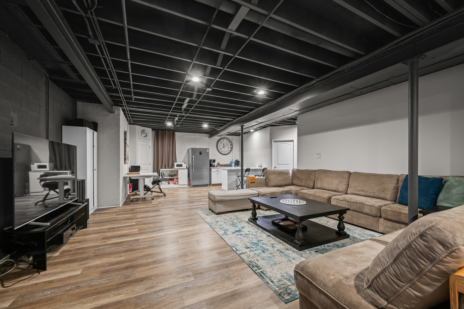 1251 N Chicago Avenue