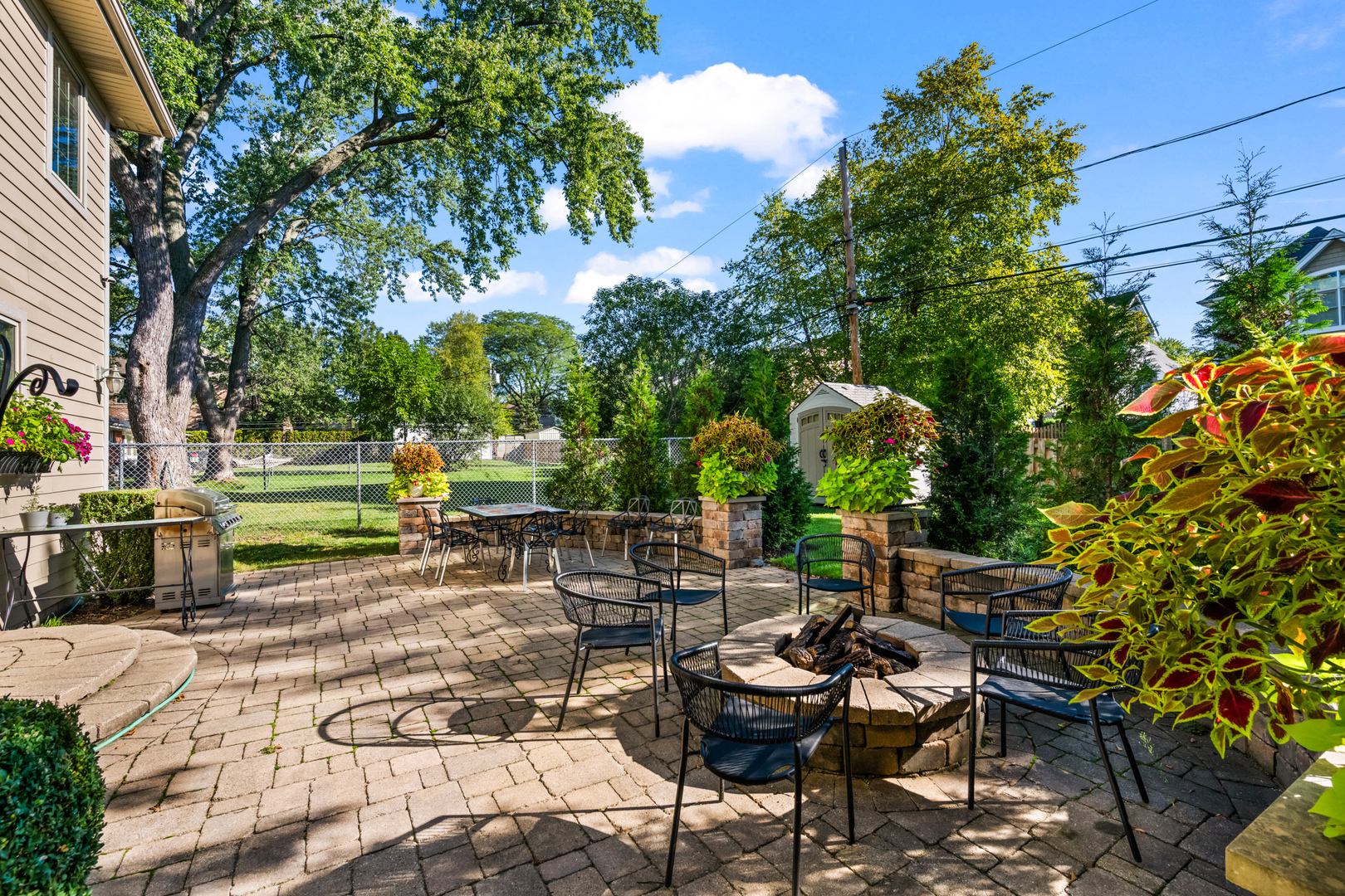 1251 N Chicago Avenue