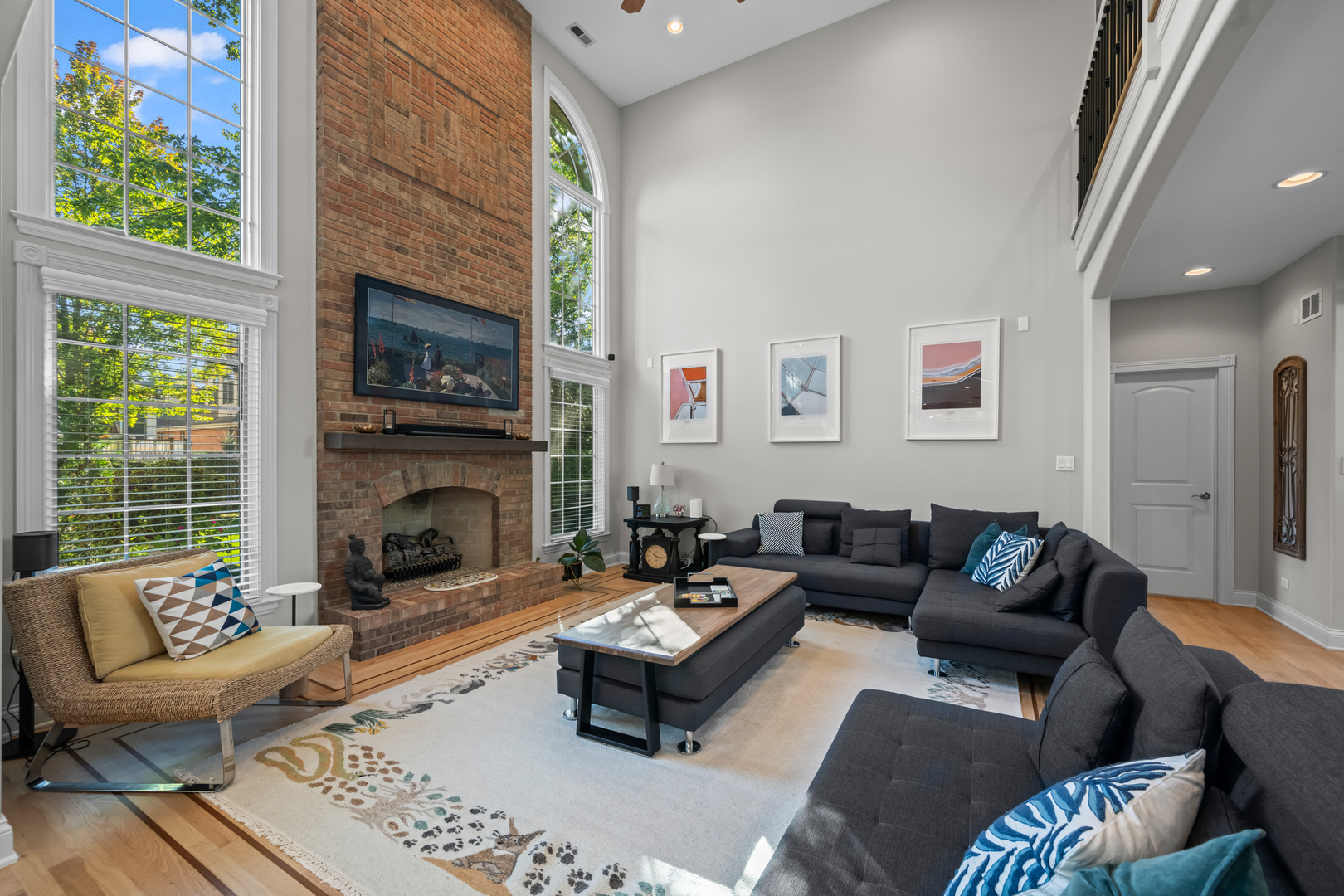 1251 N Chicago Avenue