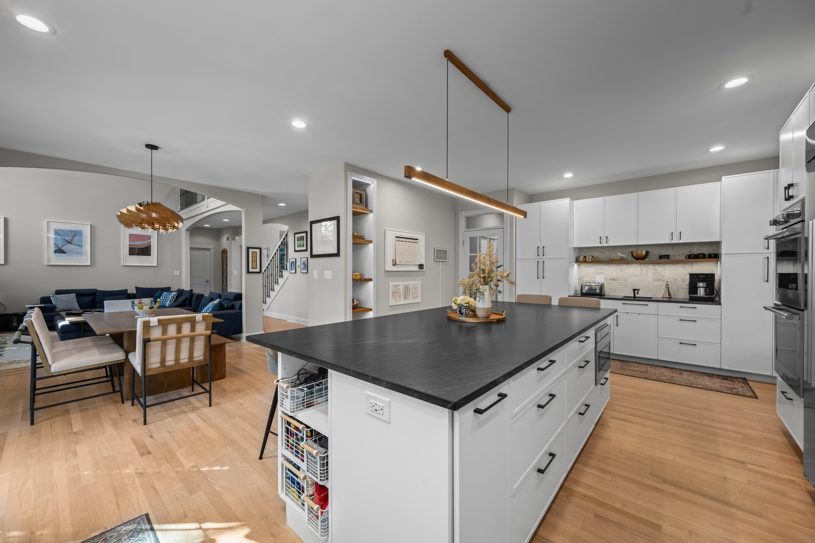 1251 N Chicago Avenue