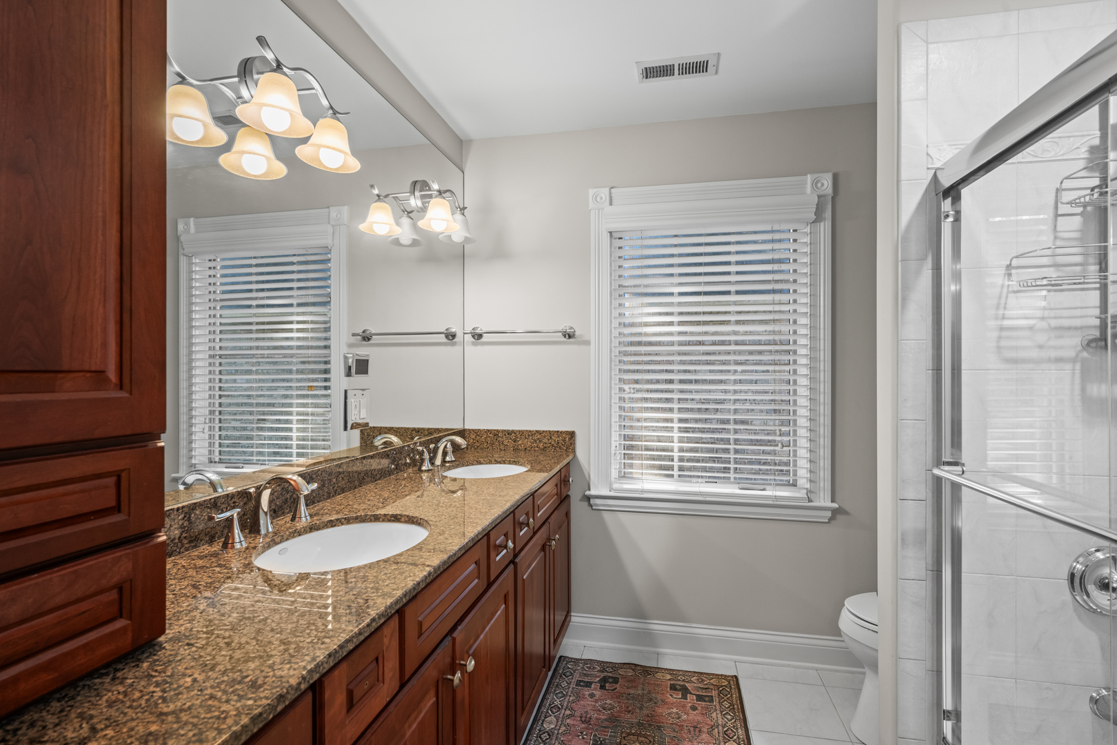 1251 N Chicago Avenue