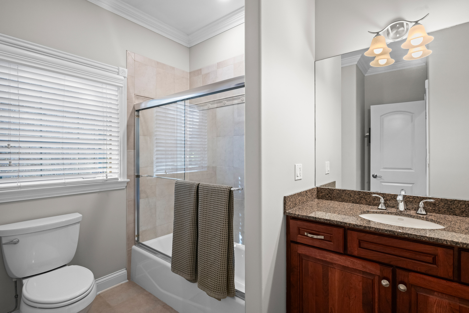 1251 N Chicago Avenue