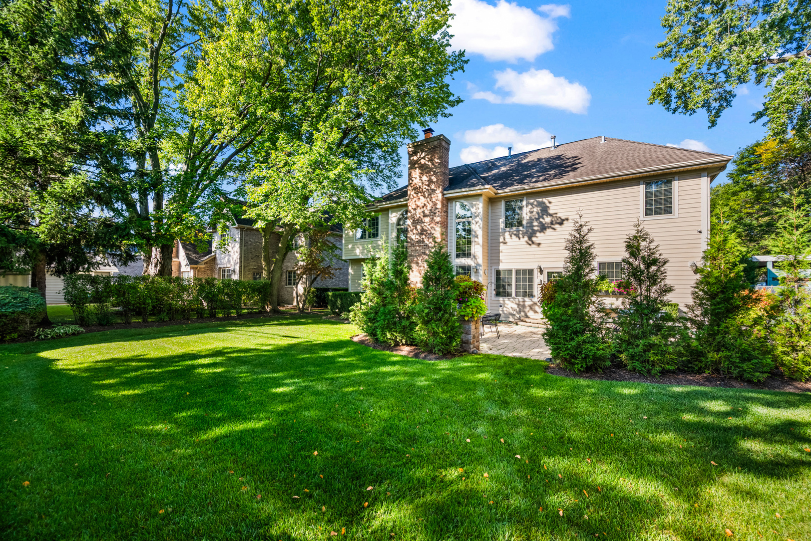 1251 N Chicago Avenue