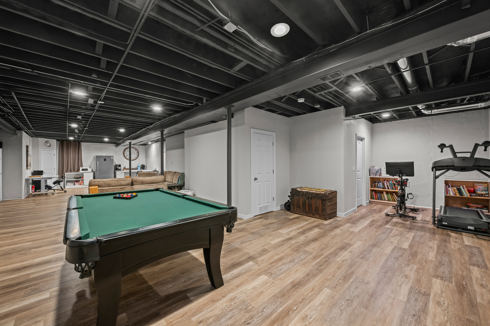 1251 N Chicago Avenue