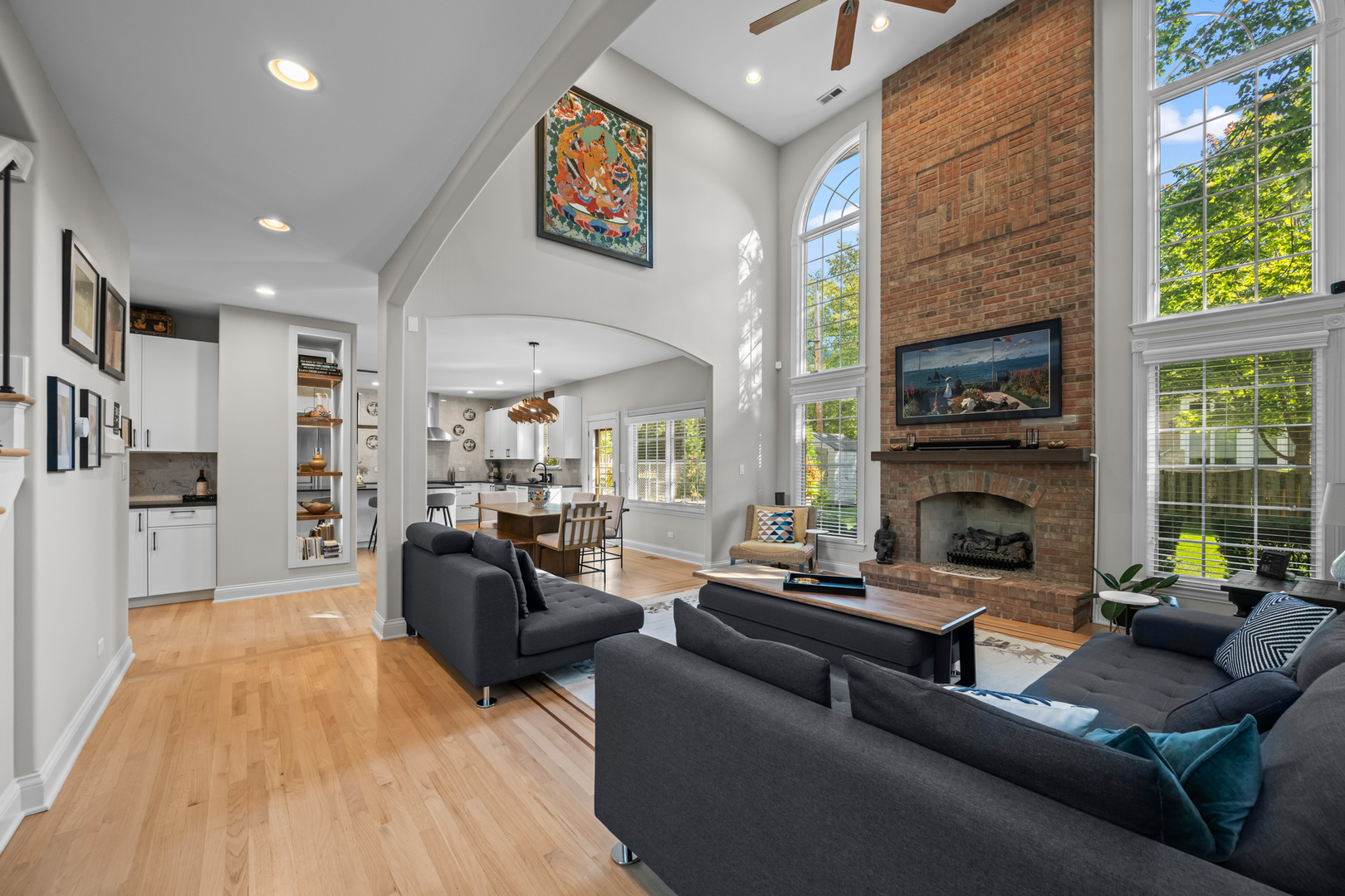 1251 N Chicago Avenue