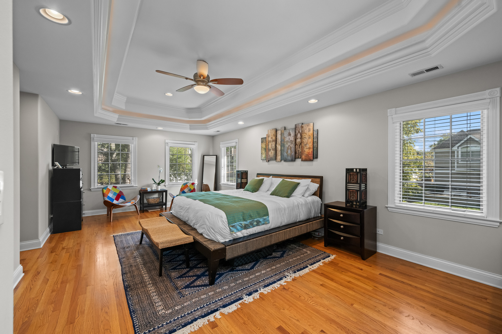 1251 N Chicago Avenue