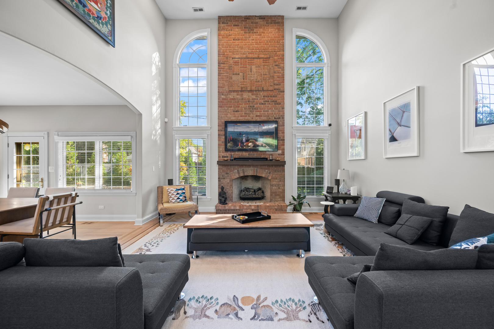 1251 N Chicago Avenue