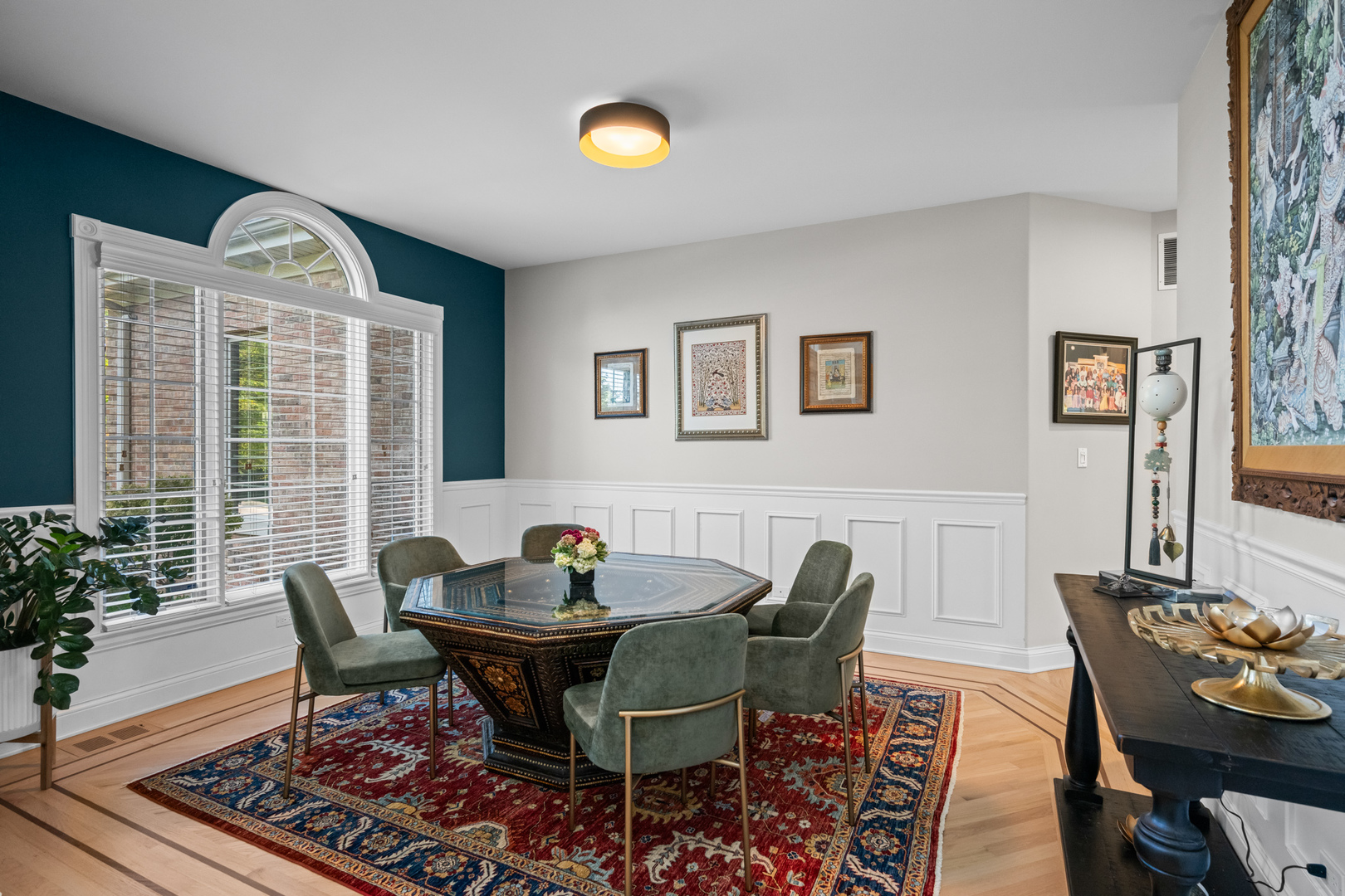 1251 N Chicago Avenue