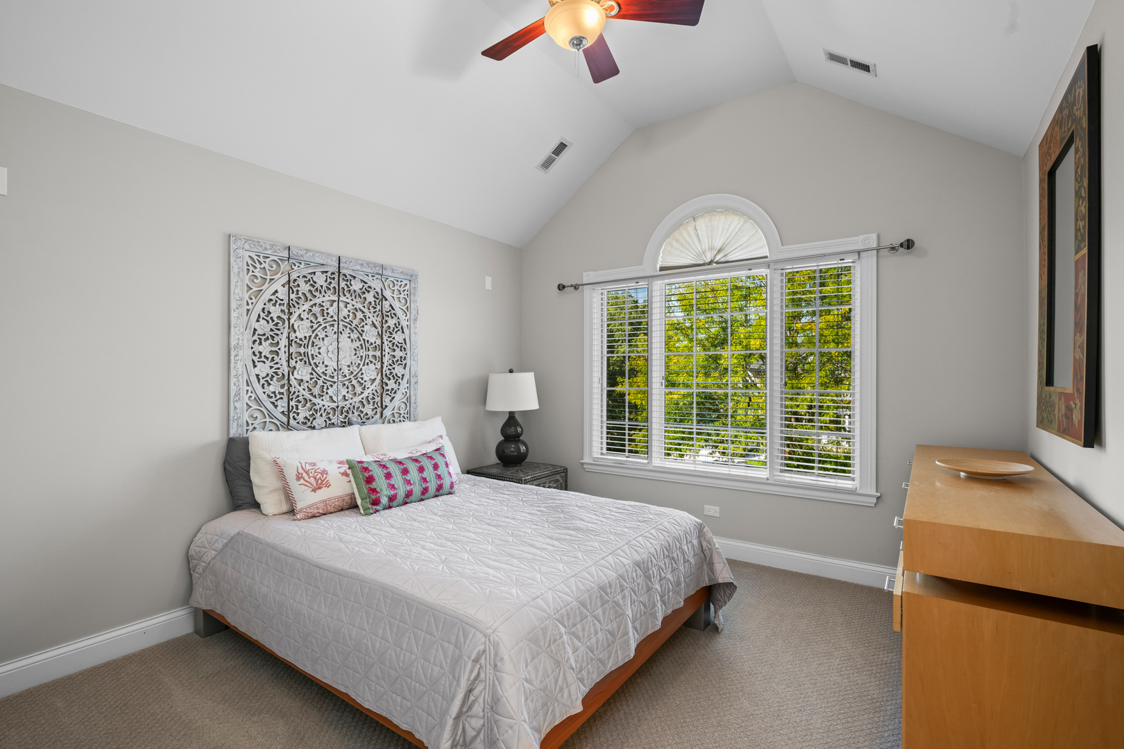 1251 N Chicago Avenue