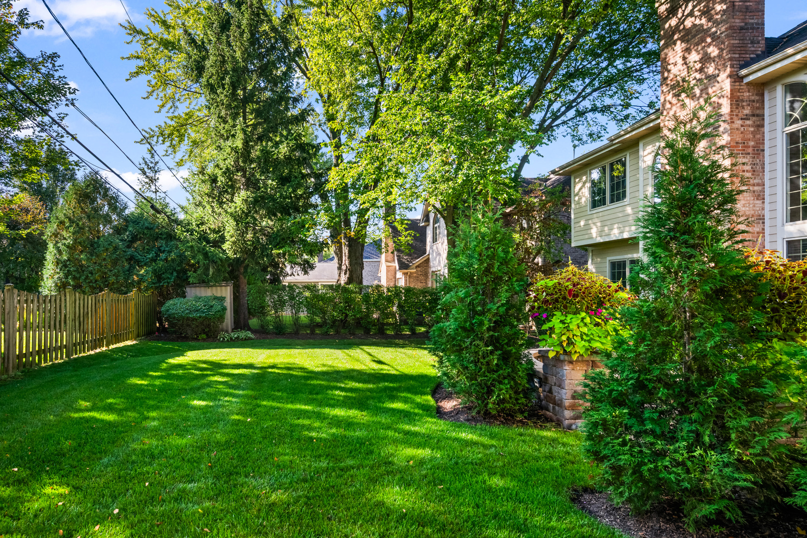 1251 N Chicago Avenue