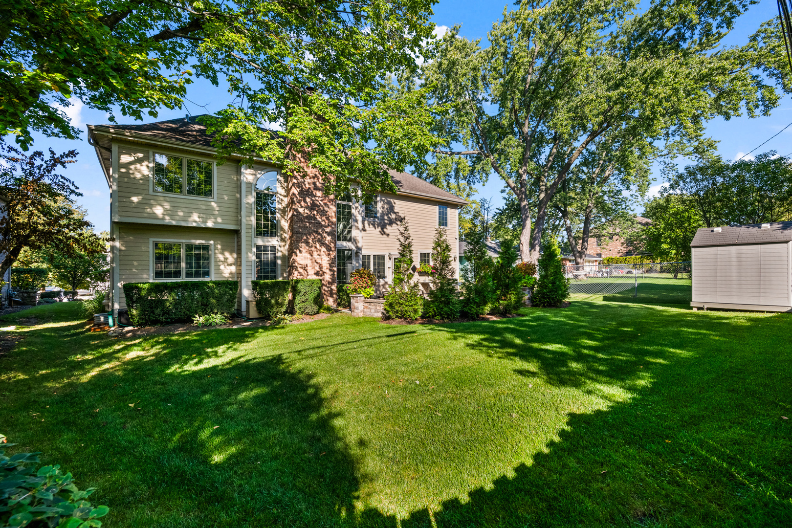 1251 N Chicago Avenue