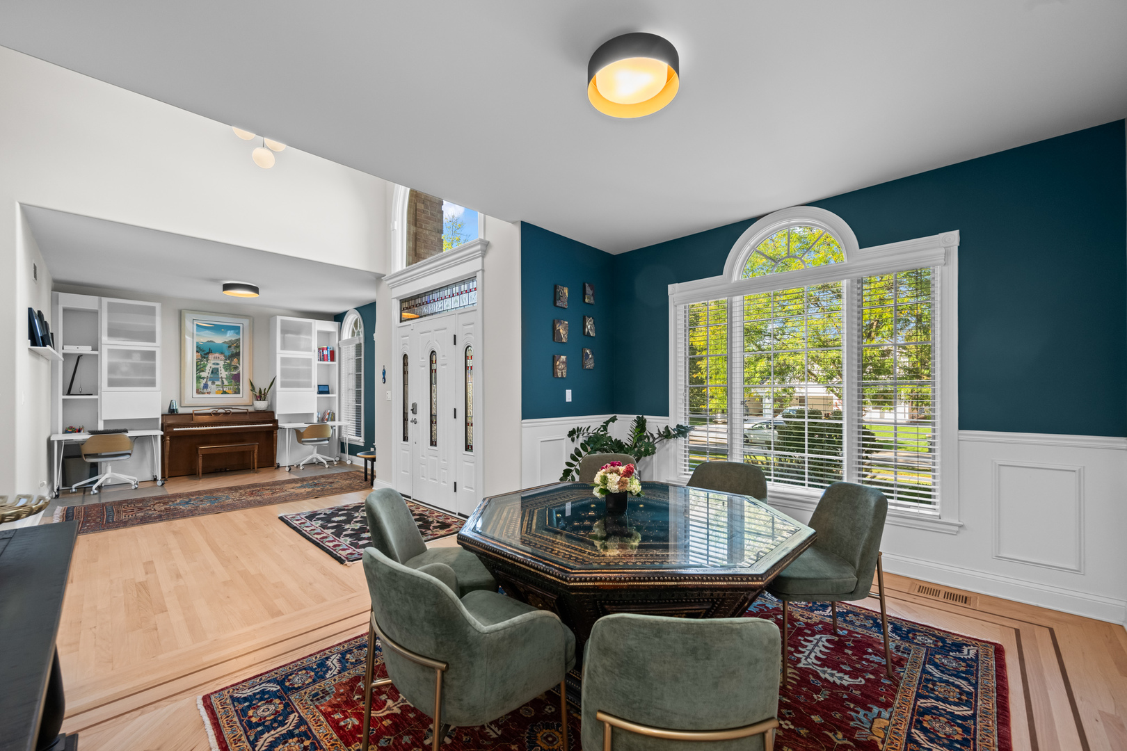 1251 N Chicago Avenue