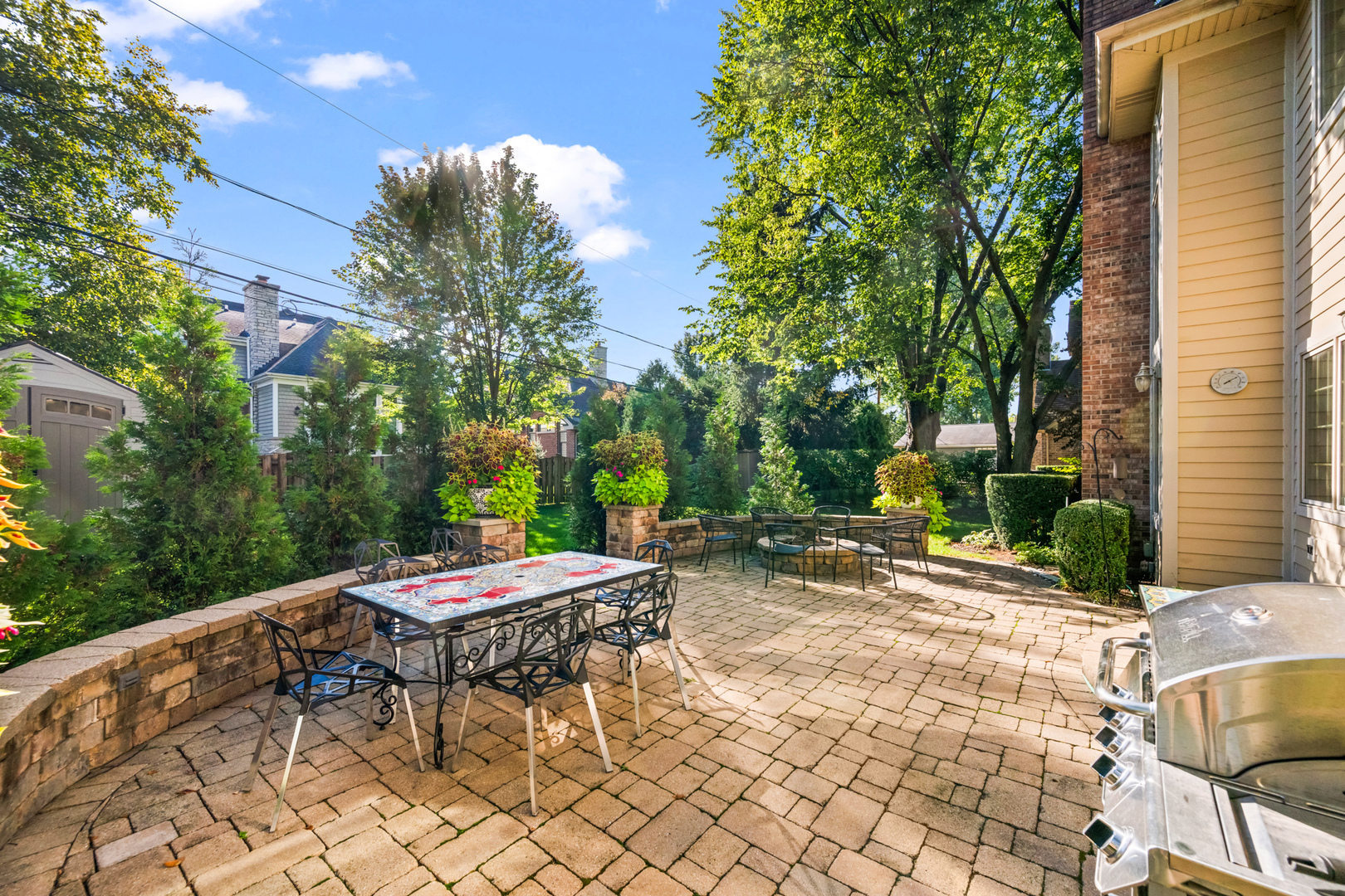 1251 N Chicago Avenue