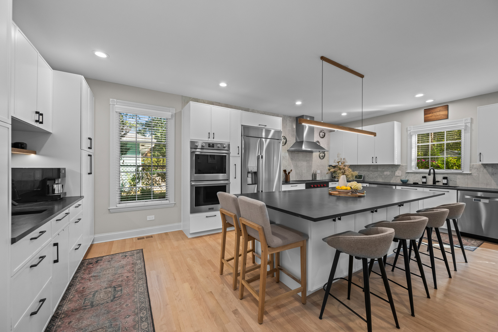 1251 N Chicago Avenue